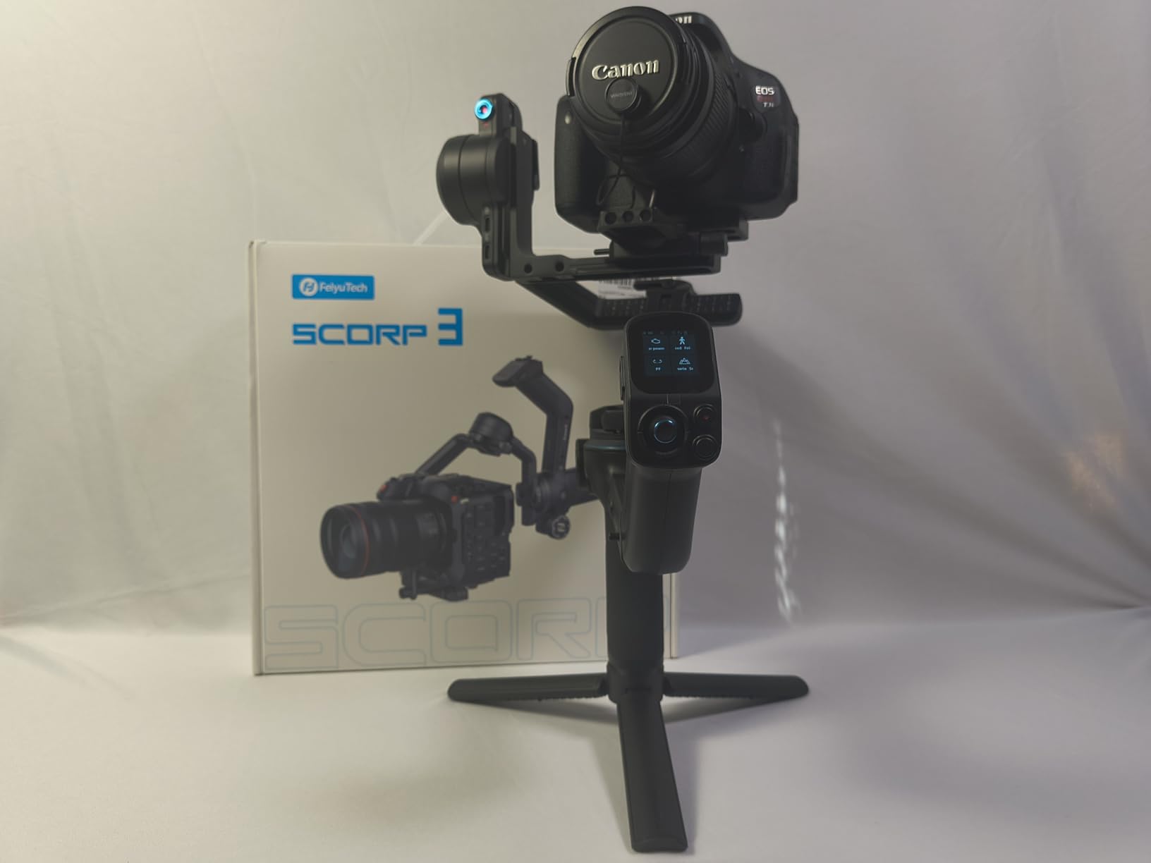FeiyuTech SCORP 3 Gimbal Stabilizer Full Kit with Case, Pole, Light, AI Tracking, 7.72lb Load for Mirrorless/DSLR Cameras, Detachable Handle, Native Vertical Shooting for Canon Sony Nikon Fujifilm Customer Review FeiyuTech SCORP 3 Gimbal Stabilizer Full Kit with Case, Pole, Light, AI Tracking, 7.72lb Load for Mirrorless/DSLR Cameras, Detachable Handle, Native Vertical Shooting for Canon Sony Nikon Fujifilm - Customer Photo 2