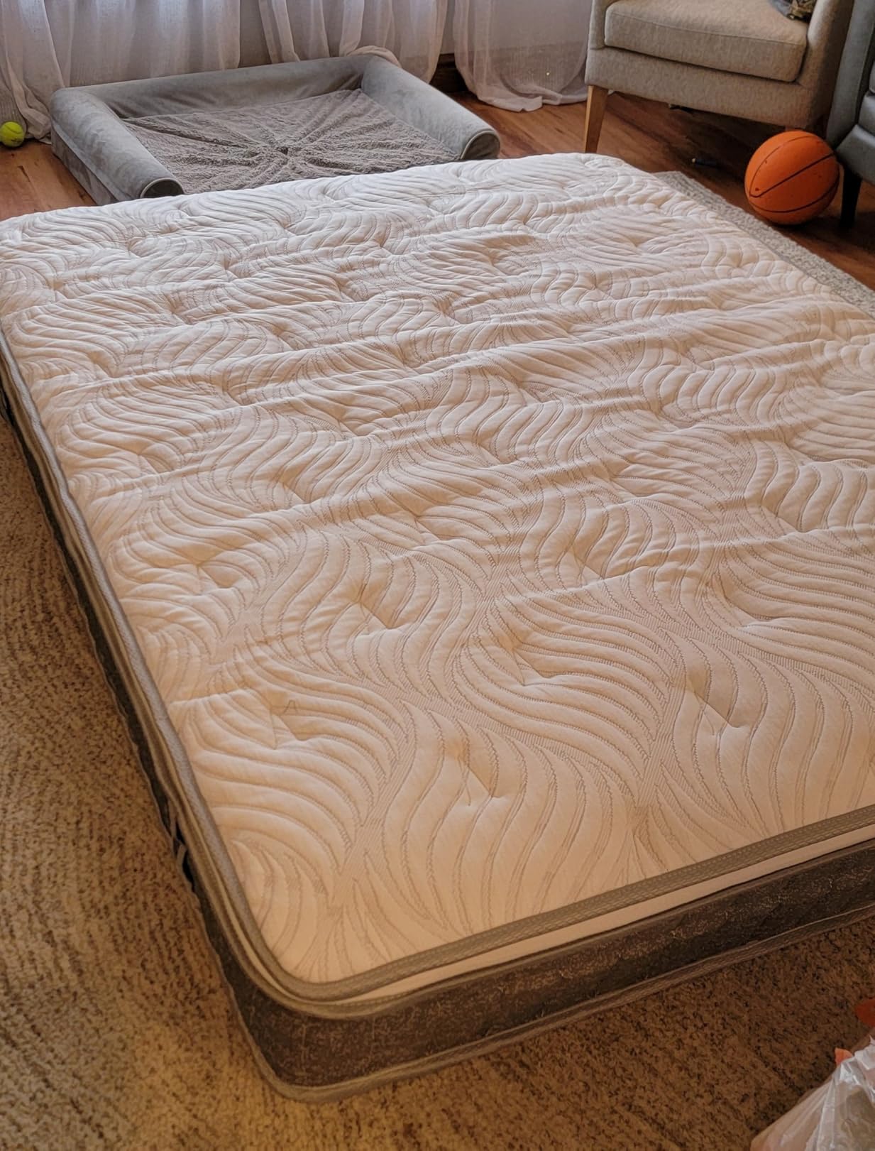 BedsPick Queen Mattress Made in USA, 13 Inch Hand-Tufted with Pillow Top, Gel Memory Foam and Innerspring Luxury Hybrid Mattress in a Box, Pressure Relief, 365-Night Trial Customer Review BedsPick Queen Mattress Made in USA, 13 Inch Hand-Tufted with Pillow Top, Gel Memory Foam and Innerspring Luxury Hybrid Mattress in a Box, Pressure Relief, 365-Night Trial - Customer Photo 2