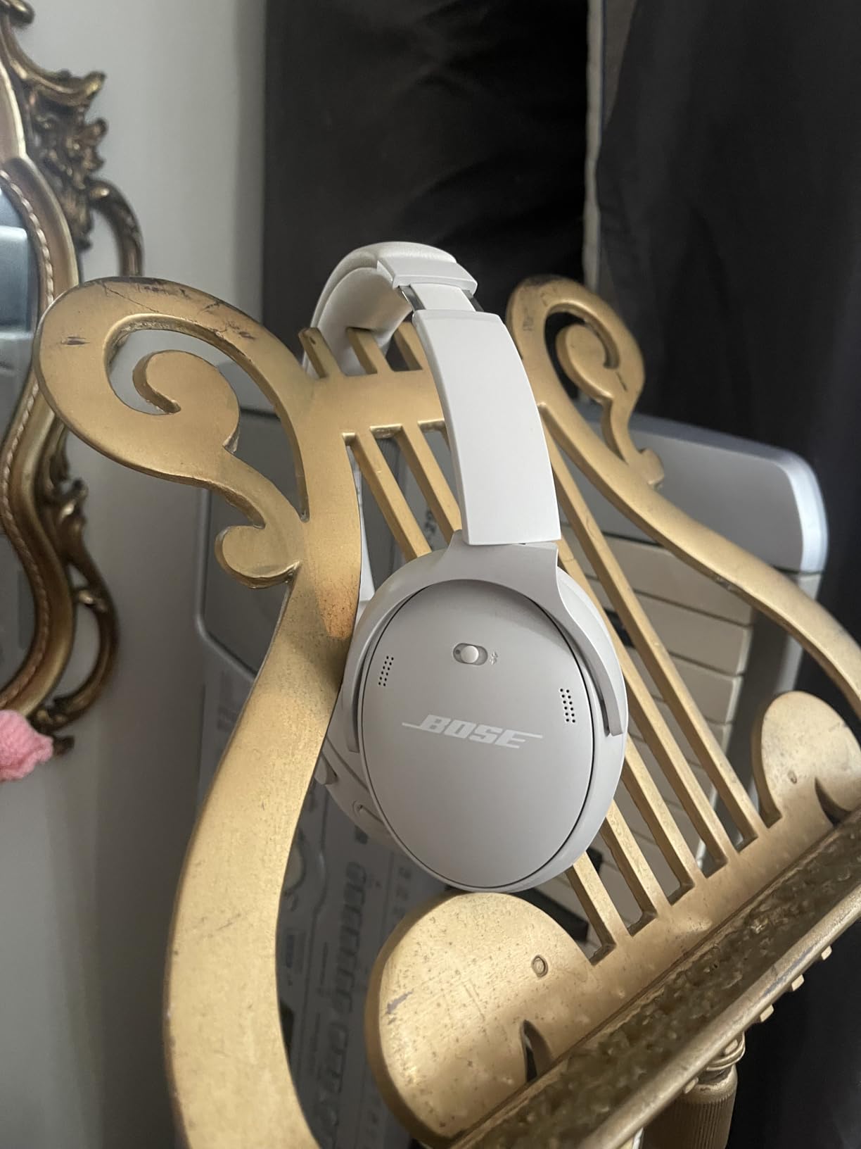 Bose QuietComfort Headphones - Wireless Bluetooth Headphones, Active Over Ear Noise Cancelling and Mic, USB-C Charging, Deep Bass, Up to 24 Hours of Playtime, Moonlight Grey - Limited Edition Color Customer Review Bose QuietComfort Headphones - Wireless Bluetooth Headphones, Active Over Ear Noise Cancelling and Mic, USB-C Charging, Deep Bass, Up to 24 Hours of Playtime, Moonlight Grey - Limited Edition Color - Customer Photo 2