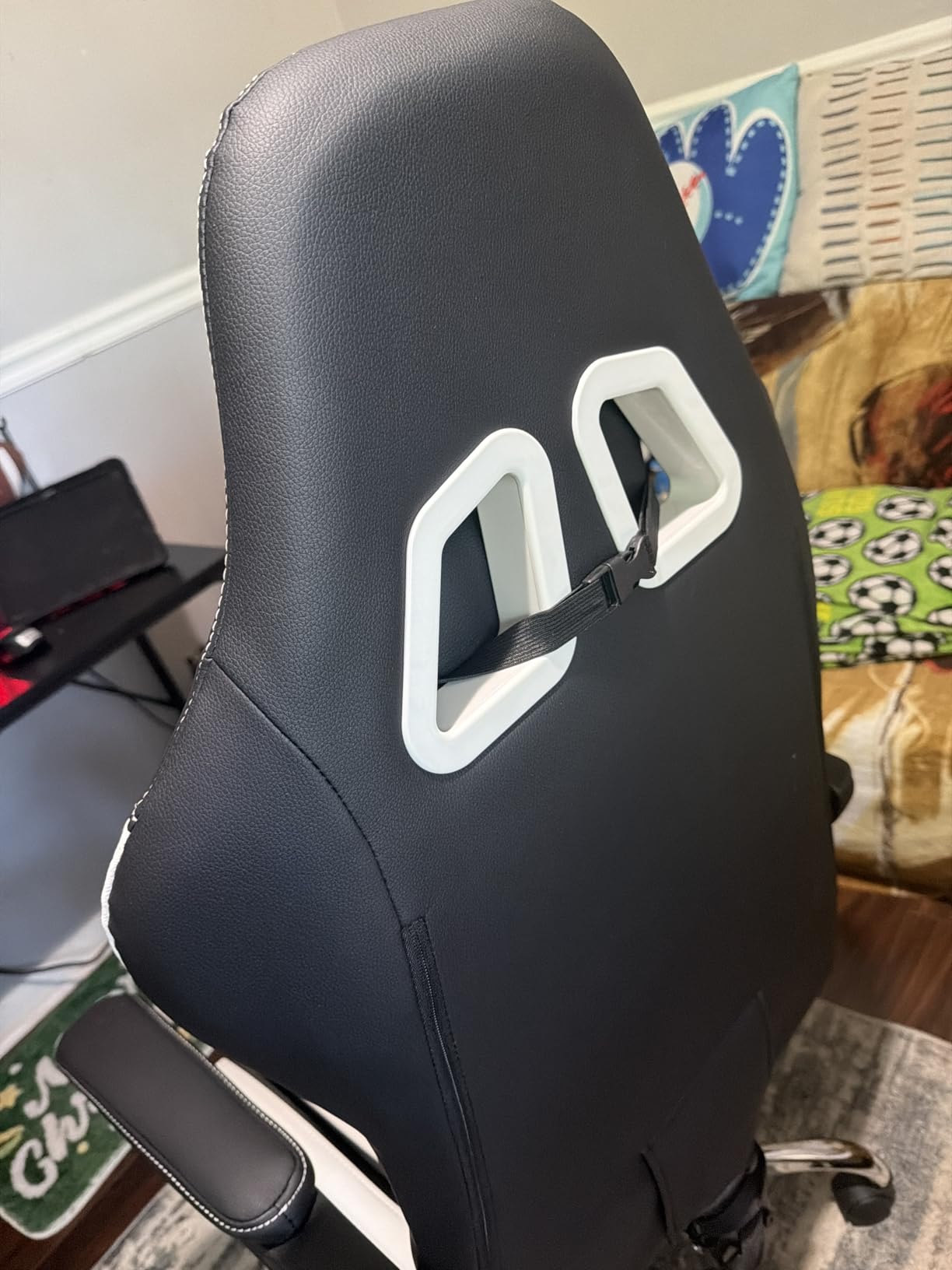 Dowinx Ergonomic Gaming Chair with Footrest, Heavy Duty 330lbs Office Chair, Massage Lumbar Support, Adjustable Height and Headrest Pillow, Comfortable for Back Pain Relief Streaming Long Gaming White customer photo 2