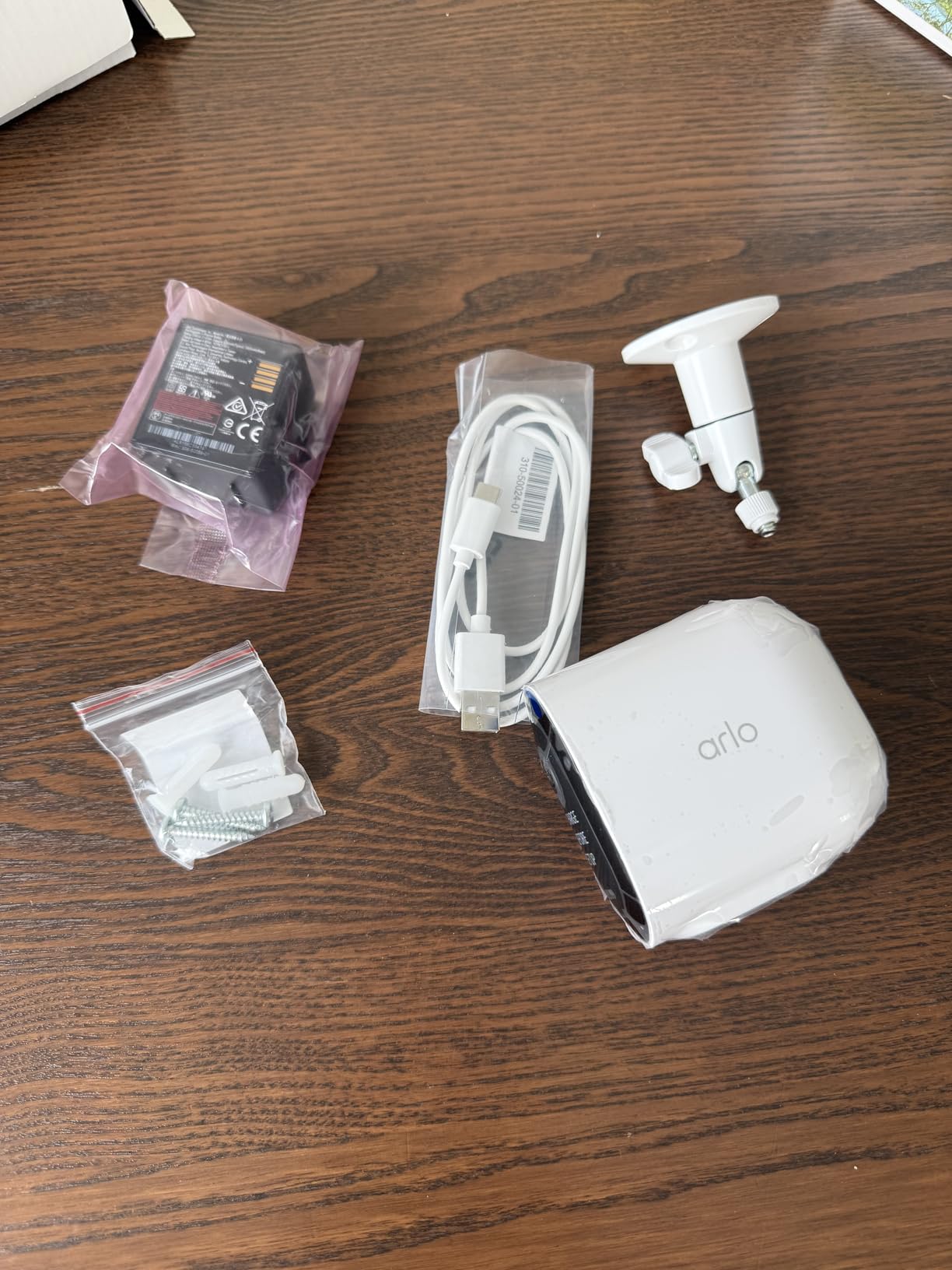Arlo Pro XL Security Camera 2K HDR (6th Gen, 2025 Release) - Wireless Outdoor Camera, 2x Longer Rechargeable Removeable Battery, AI Event Captions, Emergency Response, 1-Mo. Trial of Secure Plan,1 Cam - Customer Photo 1