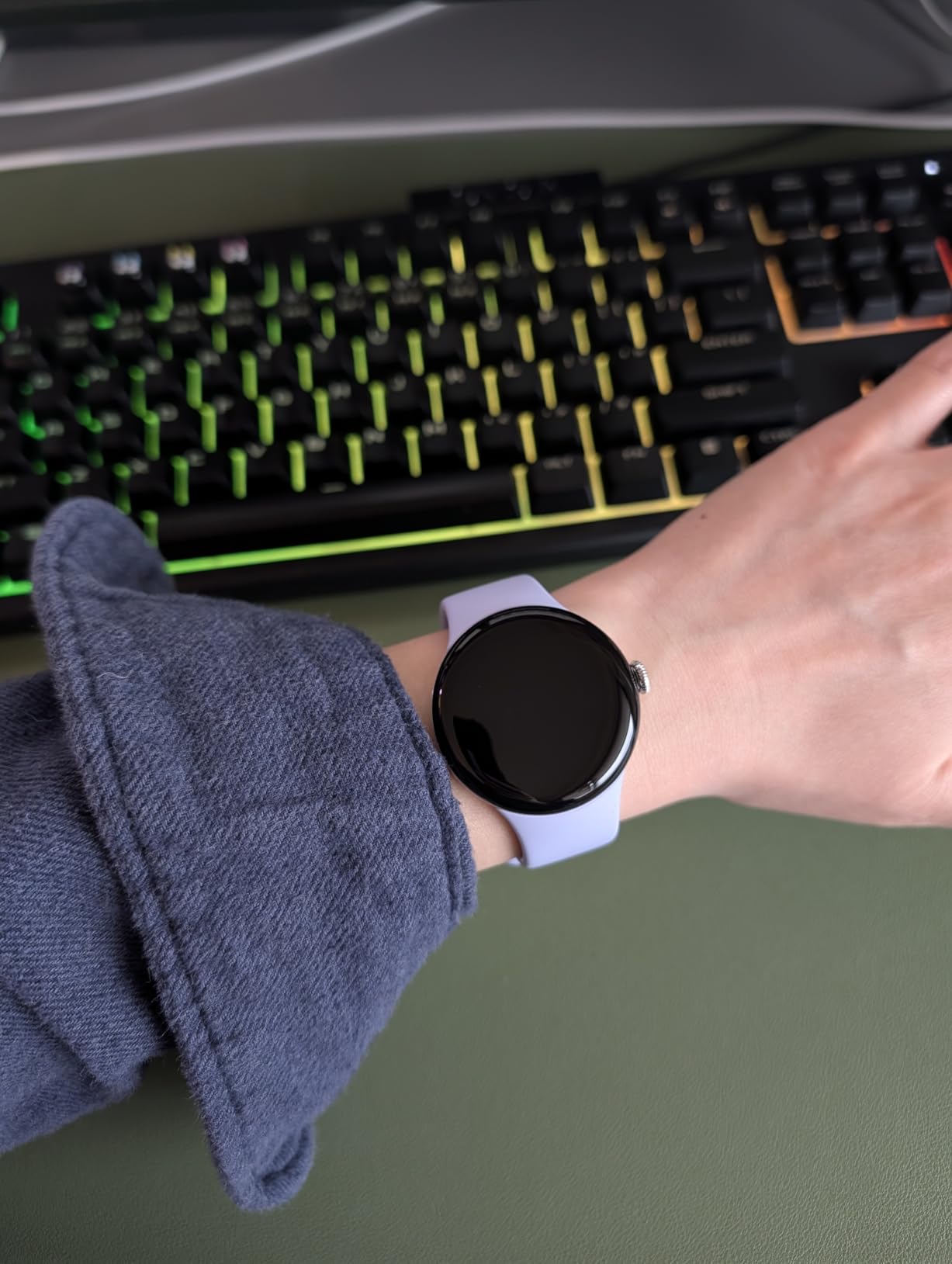 Google Pixel Watch 4 (41mm) - Android Smartwatch - Heart Rate and Sleep Tracking - 30-Hour Battery - Fitness Tracking - Google AI - Matte Black Aluminum Case - Obsidian Active Band - LTE (2025 Model) - Customer Photo 1