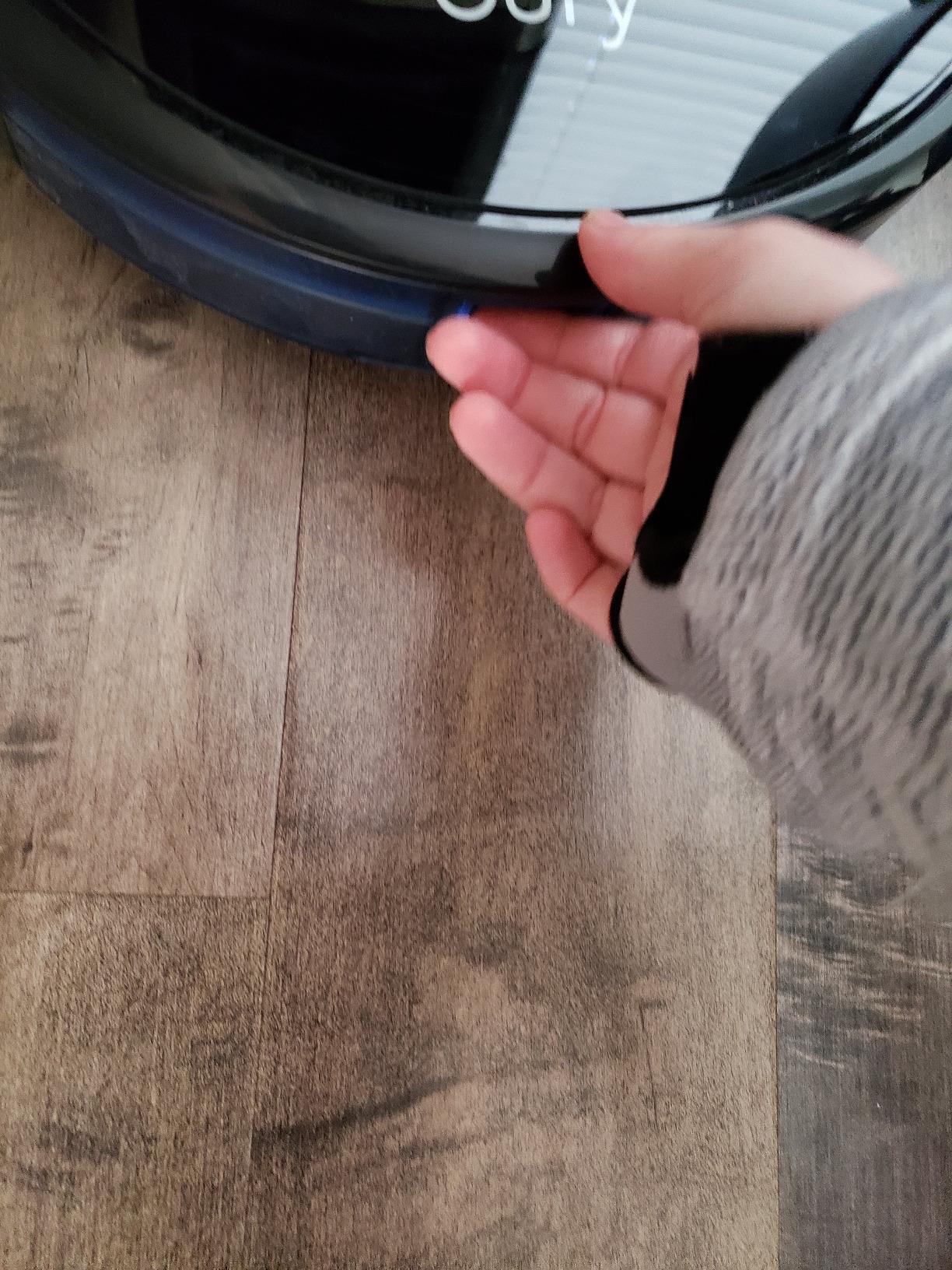 eufy E25 Robot Vacuum and Mop Combo, 20,000 Pa Suction, HydroJet Self-Clean Roller Mop, All-in-One Station, Extendable Side Brush, Zero-Tangle for Pet Hair, AI Obstacle Avoidance customer photo 1