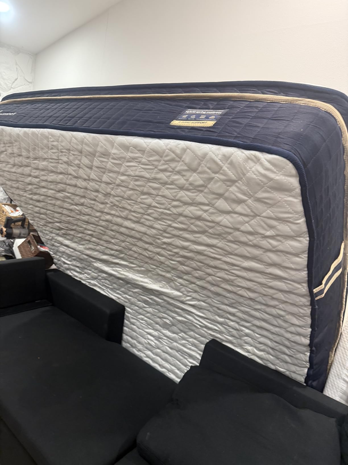 Queen Mattress, 14 Inch Queen Size Hybrid Mattress in a Box, Medium Firm Memory Foam mattress, with Individual Pocket Springs, Upgrade Zoned Support, Motion Isolation&Pressure Relief, CertiPUR-US - Customer Photo 1