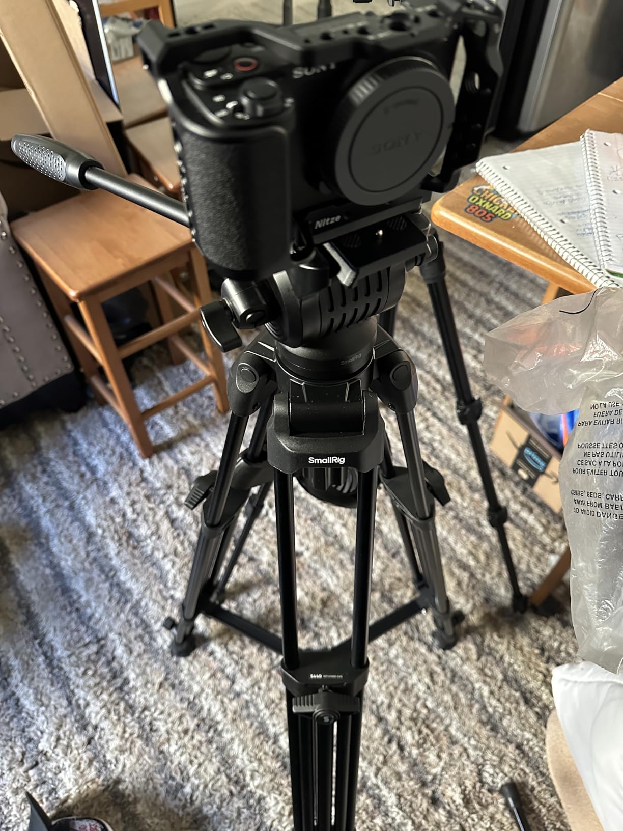 SMALLRIG 73''/186cm Heavy Duty Aluminum Alloy Video Tripod, Max Load 8kg (18lbs), Fluid Head with +85° to -78 Tilt Range, Compact Travel Tripod Weight 3.1kg(6.8lbs), Folded Height 88cm, AD-14-5440 - Customer Photo 1