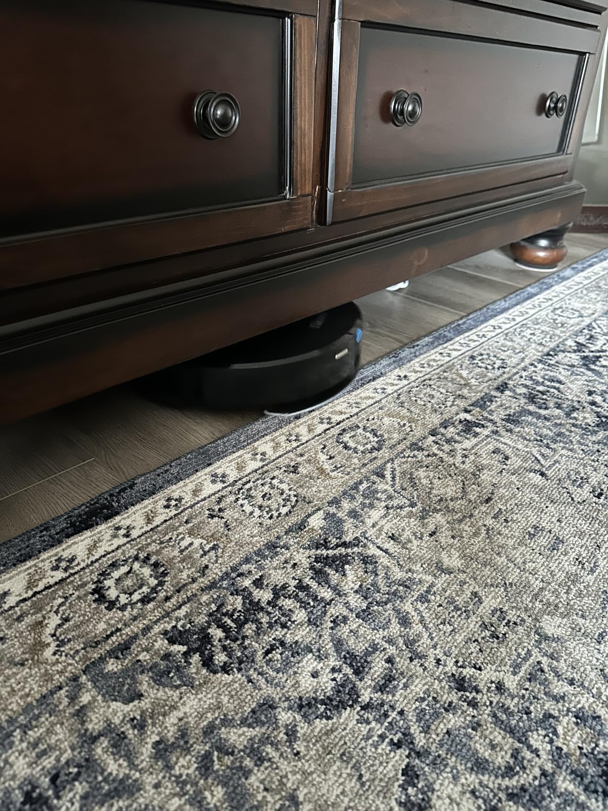Tikom Robot Vacuum and Mop, 6000Pa Robotic Vacuum Cleaner with Self-Emptying Base, 90 Days Capacity, LiDAR Navigation, Home Mapping, Ideal for Pet Hair, Hard Floors, Carpet (L8000 Plus) customer photo 1