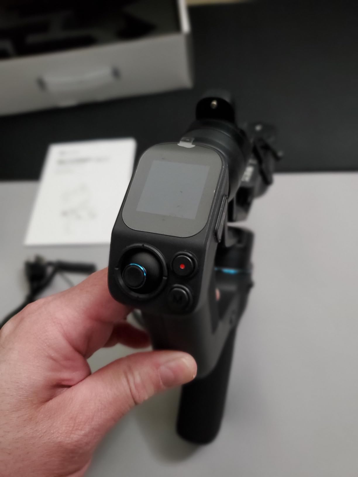FeiyuTech SCORP Mini 3 Pro 3-Axis Gimbal Stabilizer with Built-in AI Tracking & Detachable Touchscreen Handle, 4.4lbs Payload for Mirrorless Cameras, Smartphones, Action Cams Customer Review FeiyuTech SCORP Mini 3 Pro 3-Axis Gimbal Stabilizer with Built-in AI Tracking & Detachable Touchscreen Handle, 4.4lbs Payload for Mirrorless Cameras, Smartphones, Action Cams - Customer Photo 1