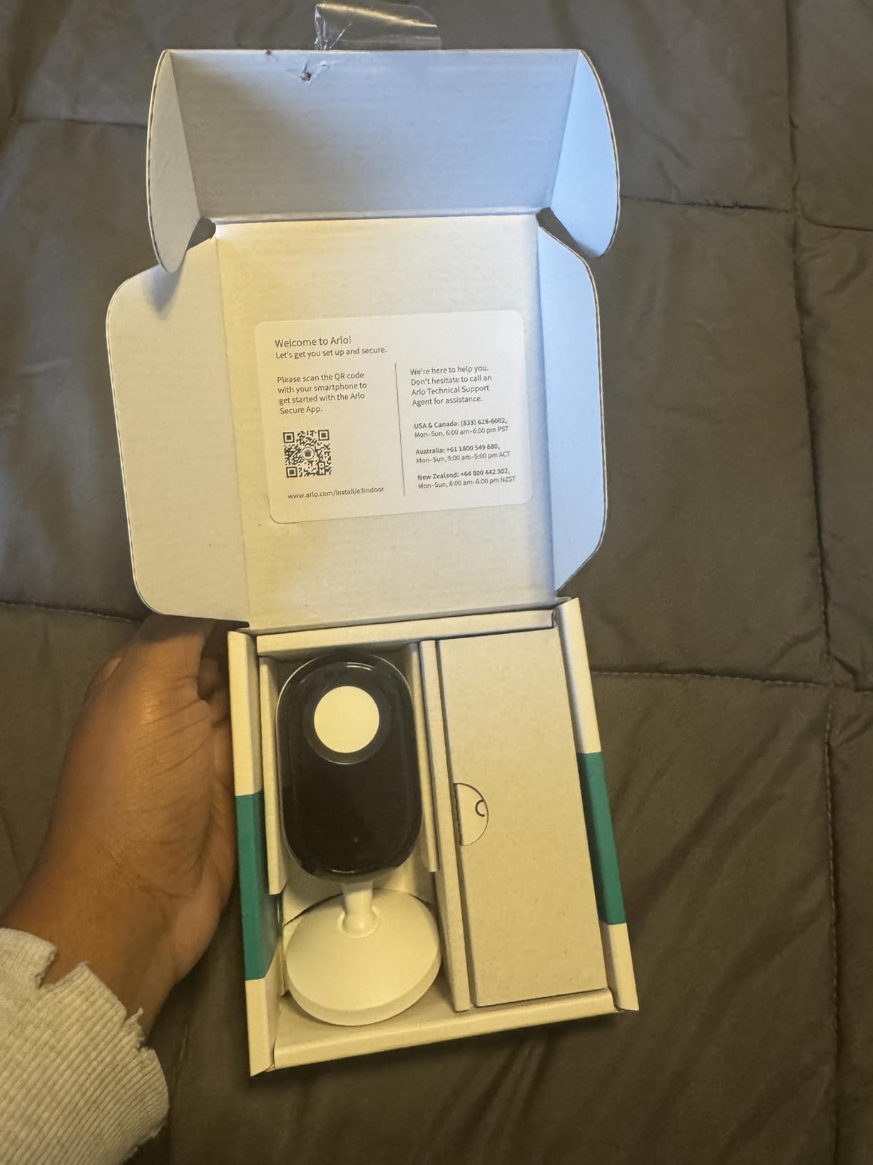 Arlo Essential Indoor Security Camera 2K 3rd Gen 2025 Release - Wired Plug-in Power, Person Recognition, Animal Detection, 1-Month Trial of Secure Plan, Automated Privacy Shield - Customer Photo 2