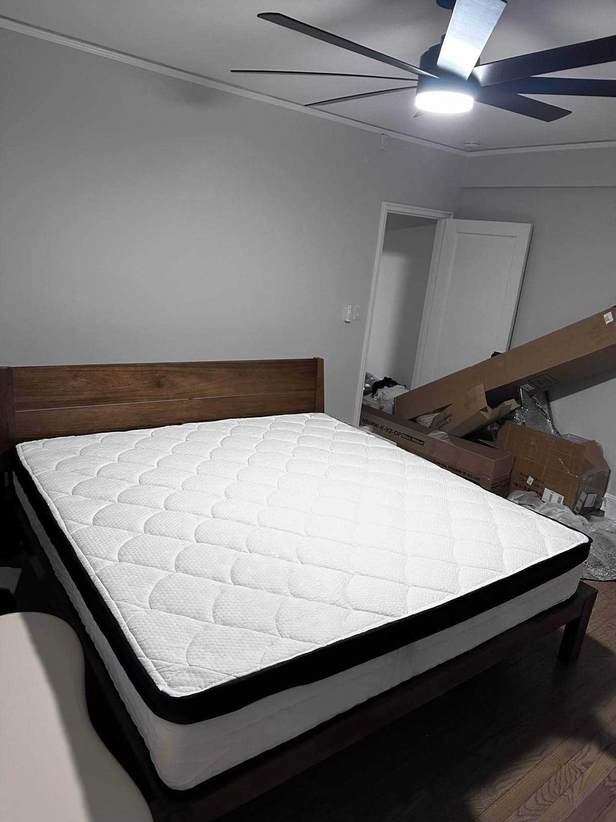 Mattress Queen Size, 12 Inch Queen Mattress in a Box with Memory Foam and Individual Pocket Springs, Motion Isolation, Pressure Relief, Medium Firm Feel, Cool&Comfortable Sleep, Edge Support Customer Review Mattress Queen Size, 12 Inch Queen Mattress in a Box with Memory Foam and Individual Pocket Springs, Motion Isolation, Pressure Relief, Medium Firm Feel, Cool&Comfortable Sleep, Edge Support - Customer Photo 2