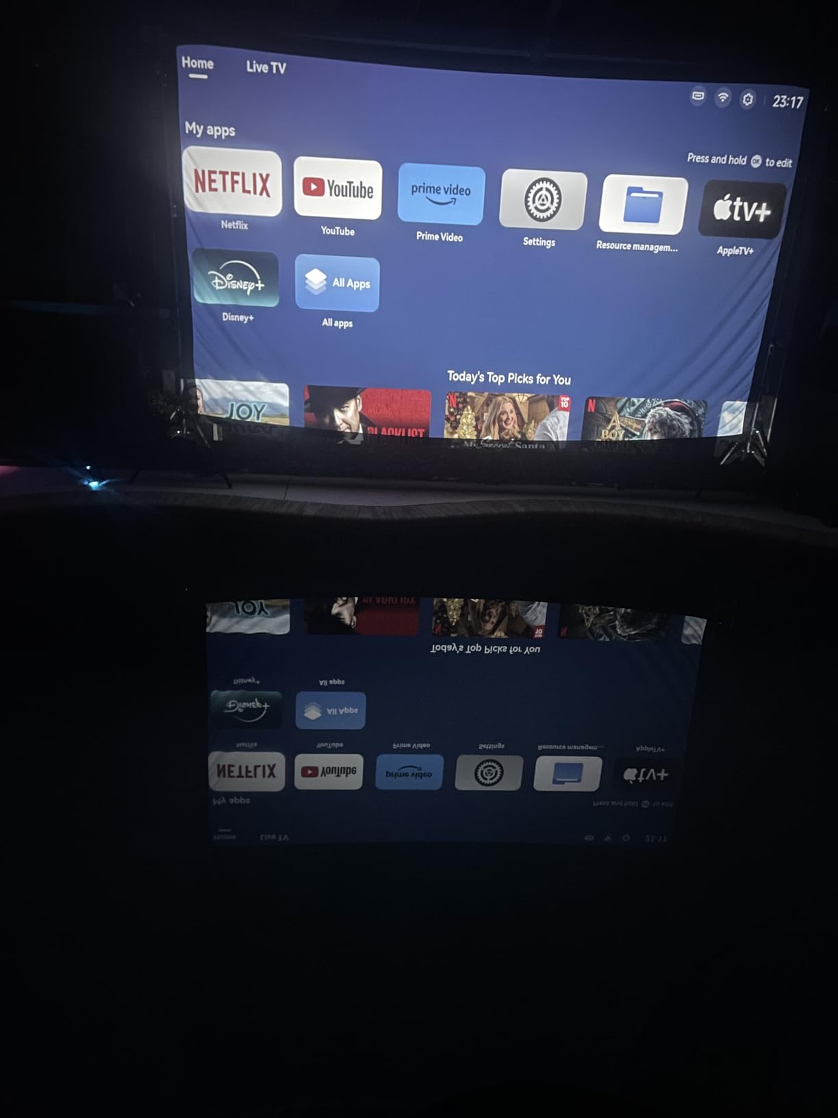 [Short Throw/1200ANSI/Built in Apps] 4K Outdoor Projector with WiFi and Bluetooth, Auto Focus Projector with Dual-Mode Stand, Smart Portable Proyector with Netflix/YouTube/PrimeVideo & Dolby customer photo 2