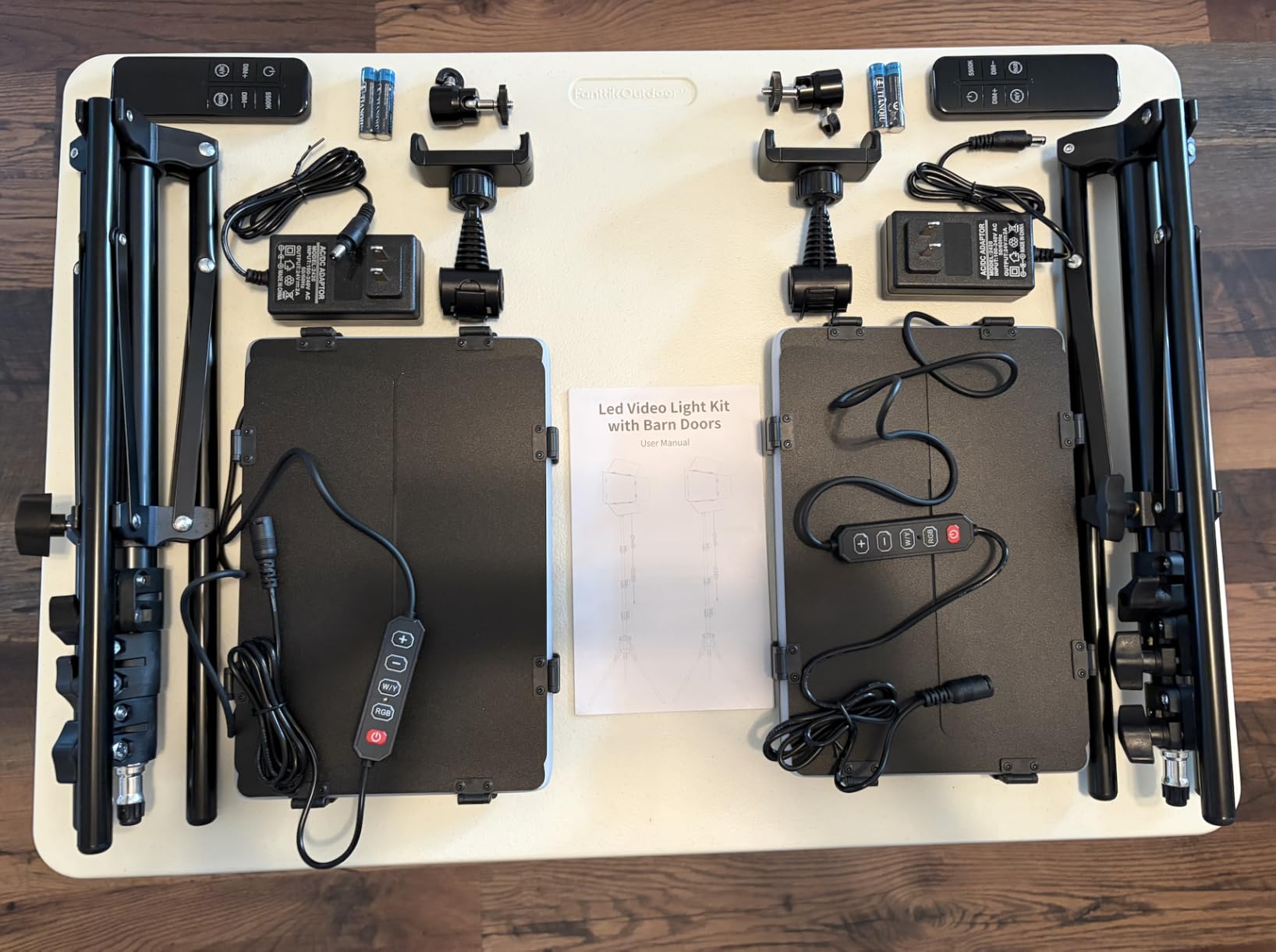 Kewaiaa 2 Pack LED Video Light with Barndoor, 20W Bi-Color LED Studio Lights Panel, 2500K-8500K Dimmable Photography Lighting Kit for Video Recording Shooting Live Streaming Podcast - Customer Photo 2