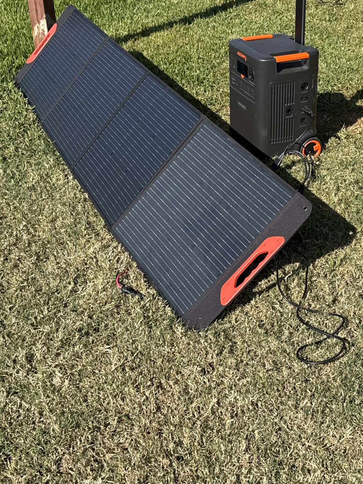 Jackery HomePower 3600 Plus Portable Power Station with 2x 200W Solar Panels, 3600W AC Output, 3584Wh LFP Solar Generator, Expandable up to 43kWh - Customer Photo 2