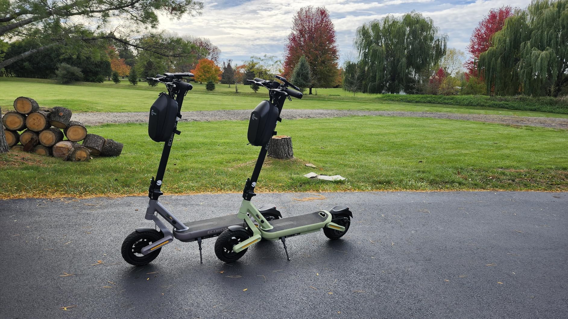 ECOROAD Electric Scooter,25MPH-32MPH, 18-50 Miles Range, 330LBS Load, Off-Road Tires, RGB Lights & APP Control Customer Review ECOROAD Electric Scooter,25MPH-32MPH, 18-50 Miles Range, 330LBS Load, Off-Road Tires, RGB Lights & APP Control - Customer Photo 1