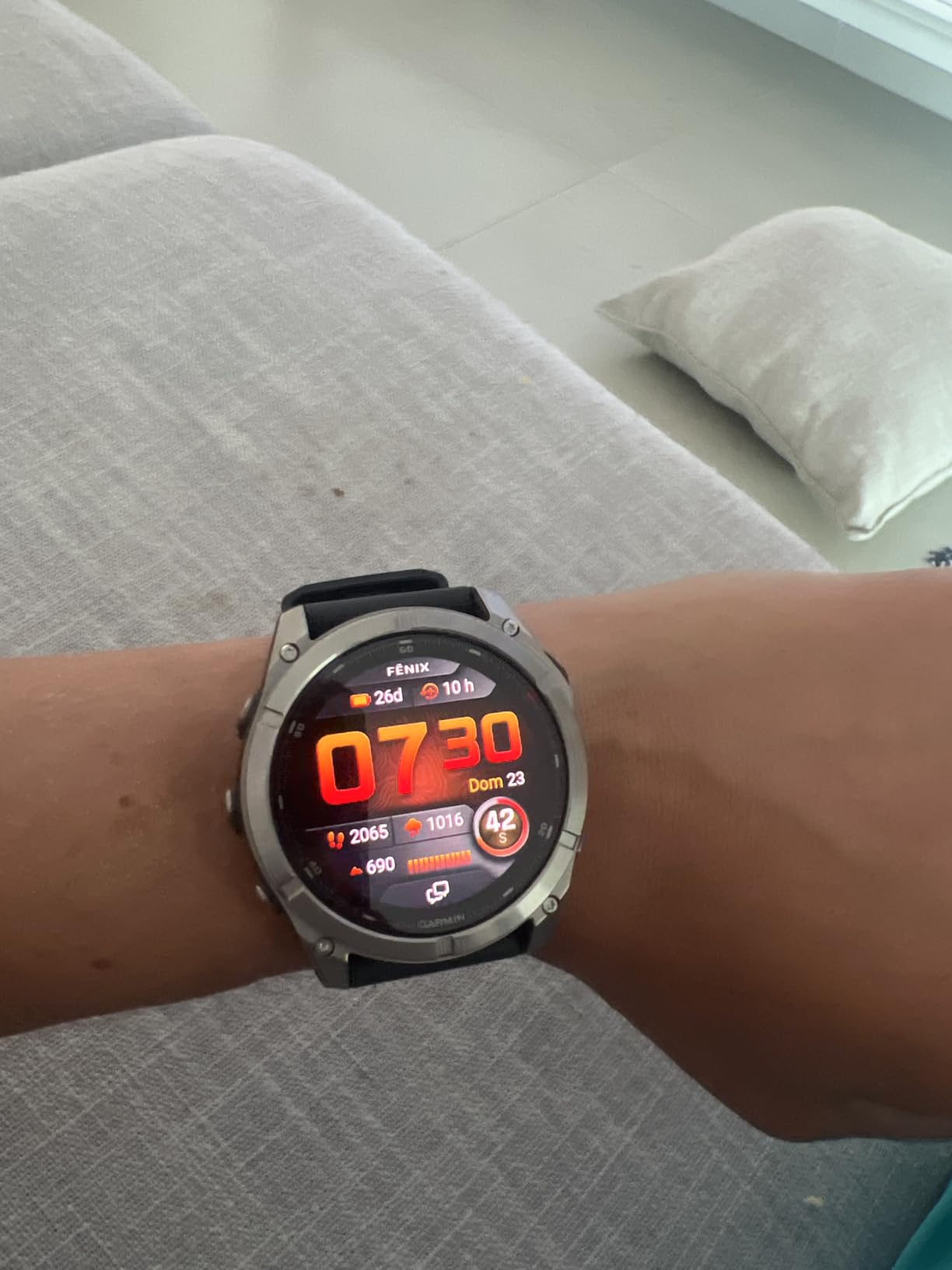 Garmin fēnix® 8 Pro, 51mm, AMOLED Display, Premium Connected Multisport GPS Smartwatch, inReach® Technology, Sapphire, Titanium with Graphite/Black Silicone Band - Customer Photo 4