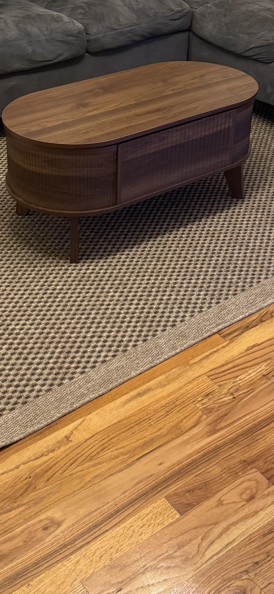 LYNCOHOME Fluted Lift Top Coffee Table with Storage, Modern Oval Coffee Table for Living Room or Home Office, Walnut Customer Review LYNCOHOME Fluted Lift Top Coffee Table with Storage, Modern Oval Coffee Table for Living Room or Home Office, Walnut - Customer Photo 2