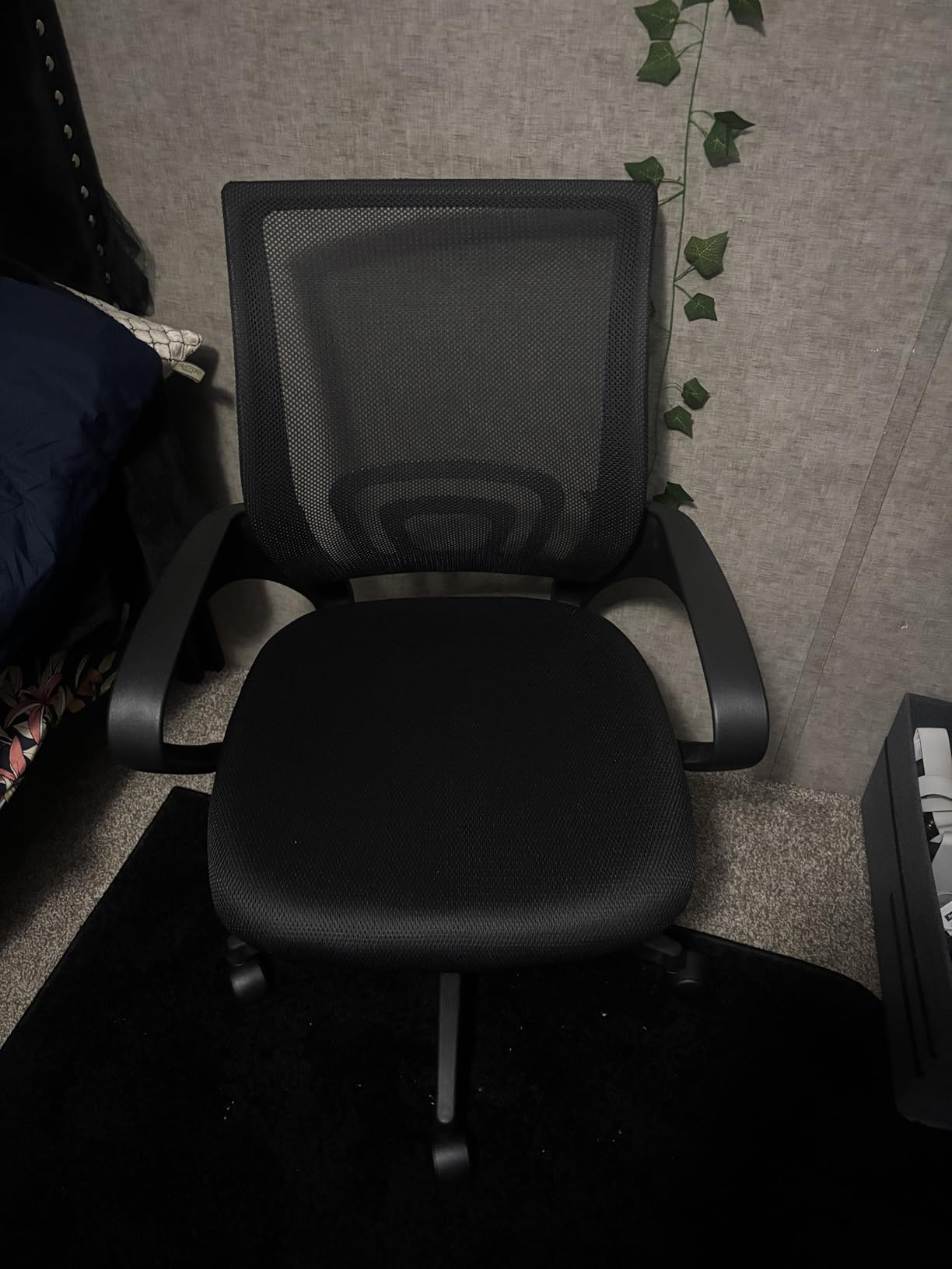 BestOffice Ergonomic Office Chair - Mid-Back Swivel Desk Chair with Breathable Backrest & Lumbar Support Customer Review BestOffice Ergonomic Office Chair - Mid-Back Swivel Desk Chair with Breathable Backrest & Lumbar Support - Customer Photo 1