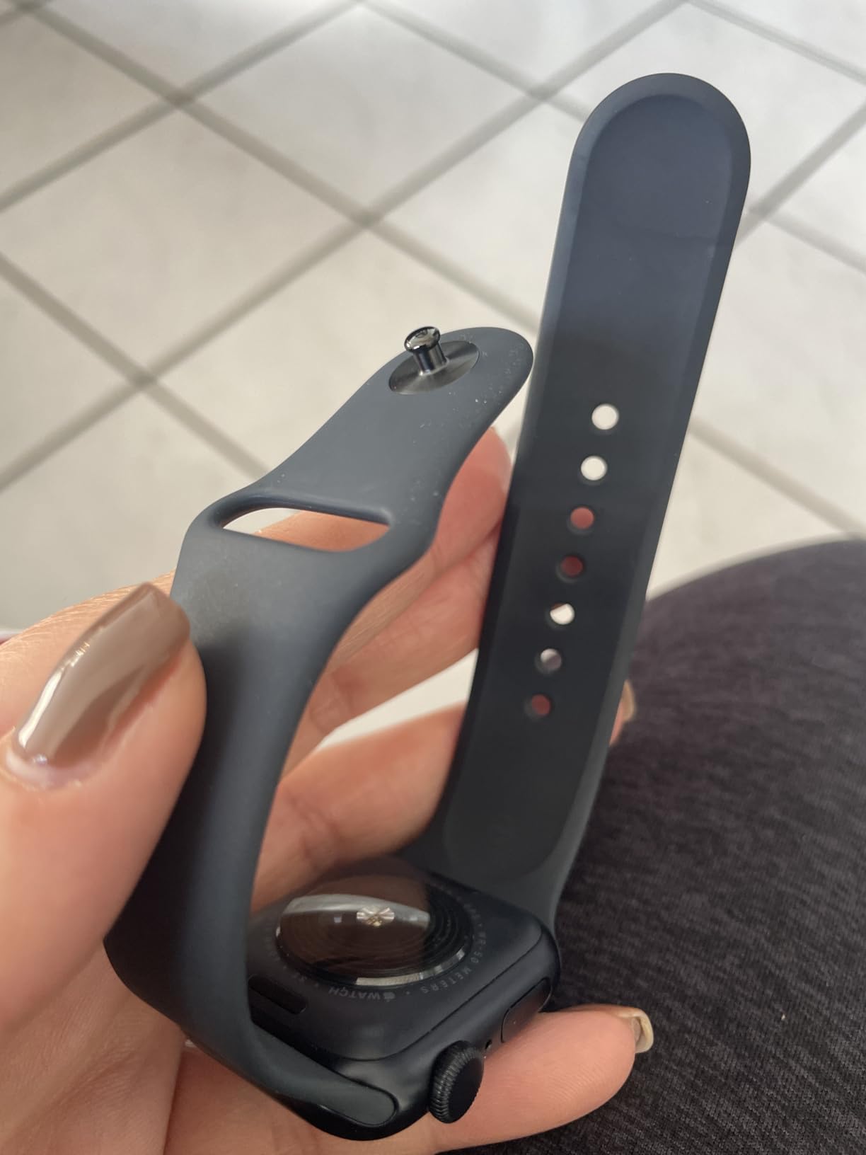Apple Watch SE 3 [GPS 40mm] Smartwatch with Starlight Aluminum Case with Starlight Sport Band. Fitness and Sleep Trackers, Heart Rate Monitor, Always-On Display - Customer Photo 1