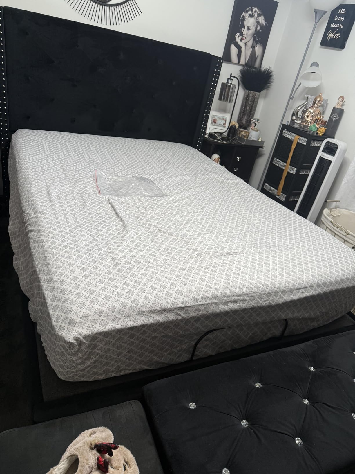 Sweetcrispy Full Adjustable Bed Frame, Ergonomic Electric Bed Base with Wireless Remote and 2 USB Ports, Head and Foot Incline, Zero Gravity Bed, Anti-Snore, Easy Assembly Customer Review Sweetcrispy Full Adjustable Bed Frame, Ergonomic Electric Bed Base with Wireless Remote and 2 USB Ports, Head and Foot Incline, Zero Gravity Bed, Anti-Snore, Easy Assembly - Customer Photo 1