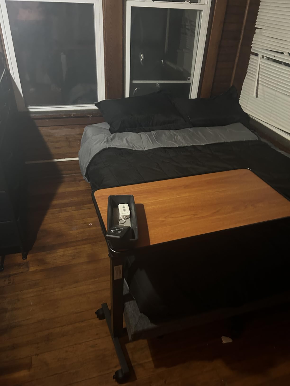 Sweetcrispy Full Adjustable Bed Frame, Ergonomic Electric Bed Base with Wireless Remote and 2 USB Ports, Head and Foot Incline, Zero Gravity Bed, Anti-Snore, Easy Assembly Customer Review Sweetcrispy Full Adjustable Bed Frame, Ergonomic Electric Bed Base with Wireless Remote and 2 USB Ports, Head and Foot Incline, Zero Gravity Bed, Anti-Snore, Easy Assembly - Customer Photo 2