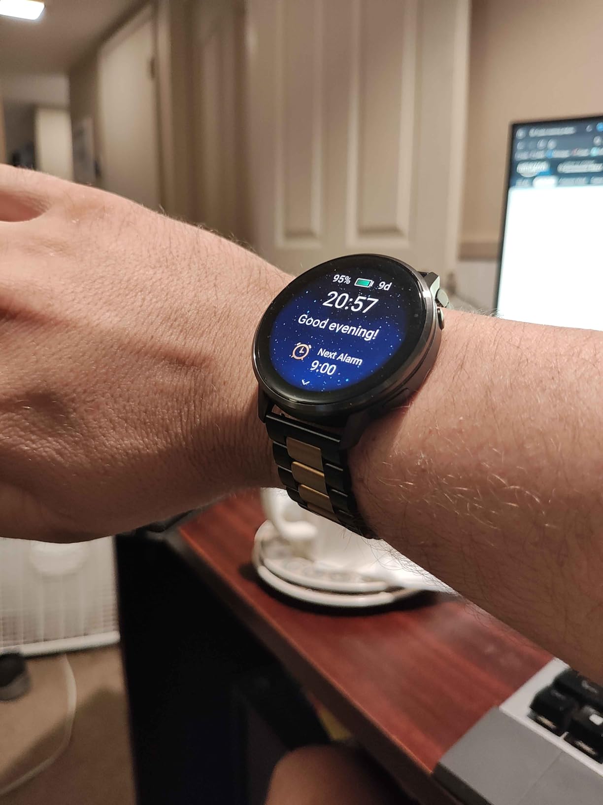 Garmin Venu 4, 41mm, Advanced Health and Fitness GPS Smartwatch, Bright and Colorful Display, Built-in Flashlight, 10 Days of Battery Life, Lunar Gold with Bone Silicone Band Customer Review Garmin Venu 4, 41mm, Advanced Health and Fitness GPS Smartwatch, Bright and Colorful Display, Built-in Flashlight, 10 Days of Battery Life, Lunar Gold with Bone Silicone Band - Customer Photo 3