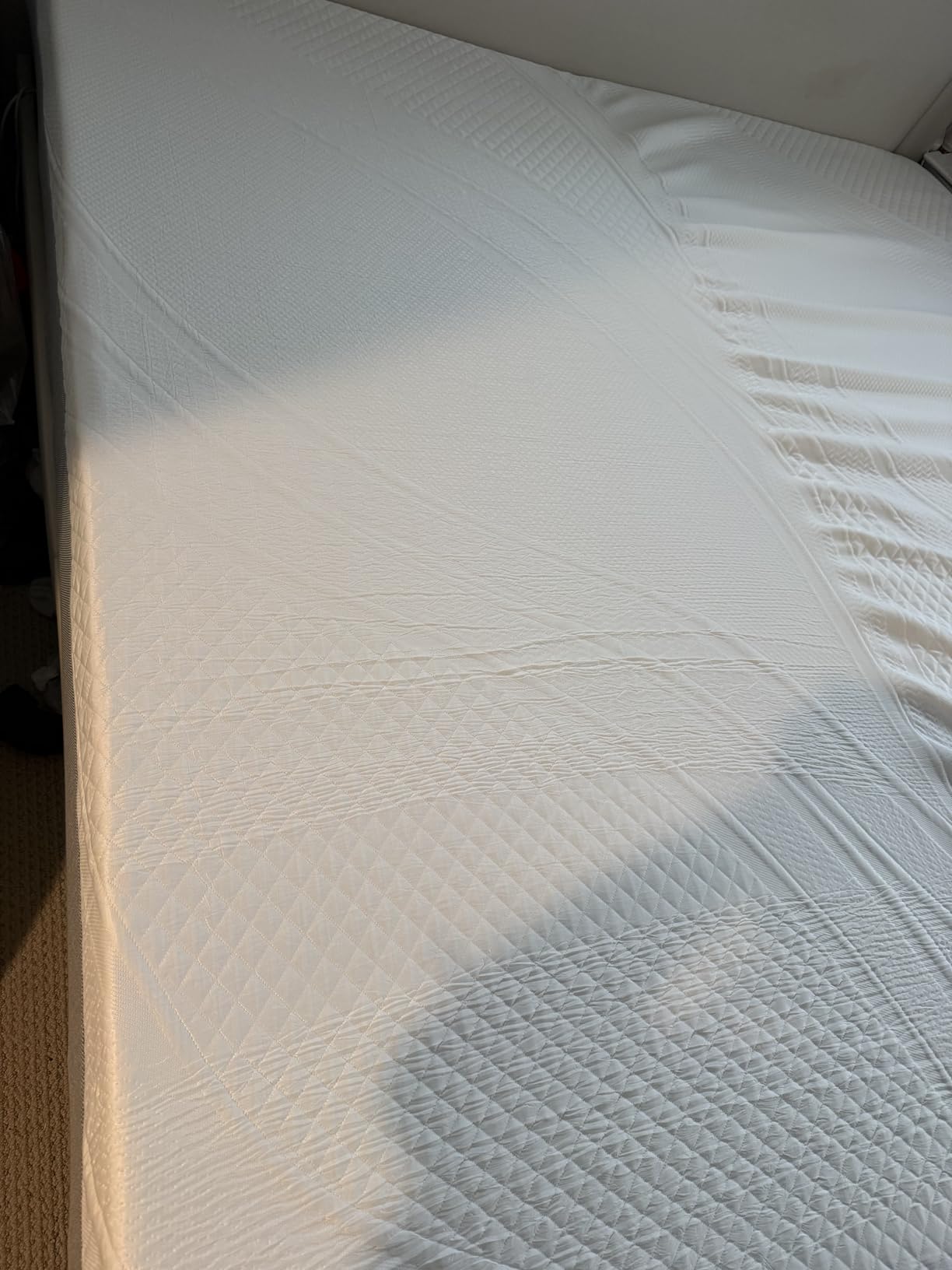 Novilla 14 Inch King Size Mattress, Gel King Memory Foam Mattress in a Box with Cool-Touch Nylon Cover for Cooling Night Sleep, Pain Relief & Spinal Support with Comfort Foam, CertiPUR-US Certified Customer Review Novilla 14 Inch King Size Mattress, Gel King Memory Foam Mattress in a Box with Cool-Touch Nylon Cover for Cooling Night Sleep, Pain Relief & Spinal Support with Comfort Foam, CertiPUR-US Certified - Customer Photo 2
