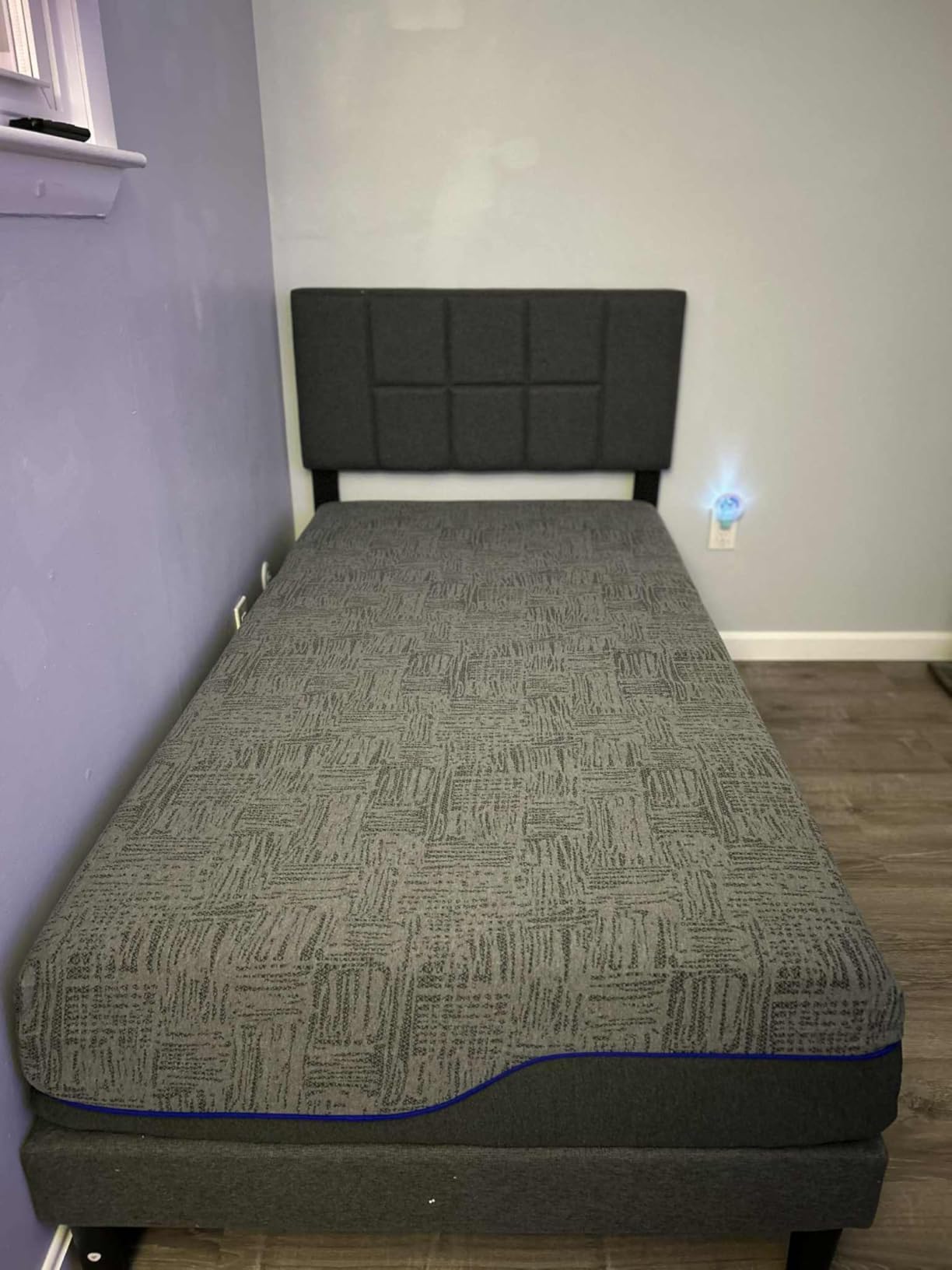 Amada 12 Inch Queen Memory Foam Mattress, Medium Feel, Cooling Gel & Bamboo Charcoal Infused Bed, Graphene Fabric Cover, CertiPUR-US & Oeko-TEX Certified, Fiberglass-Free, Mattress in a Box - Customer Photo 1