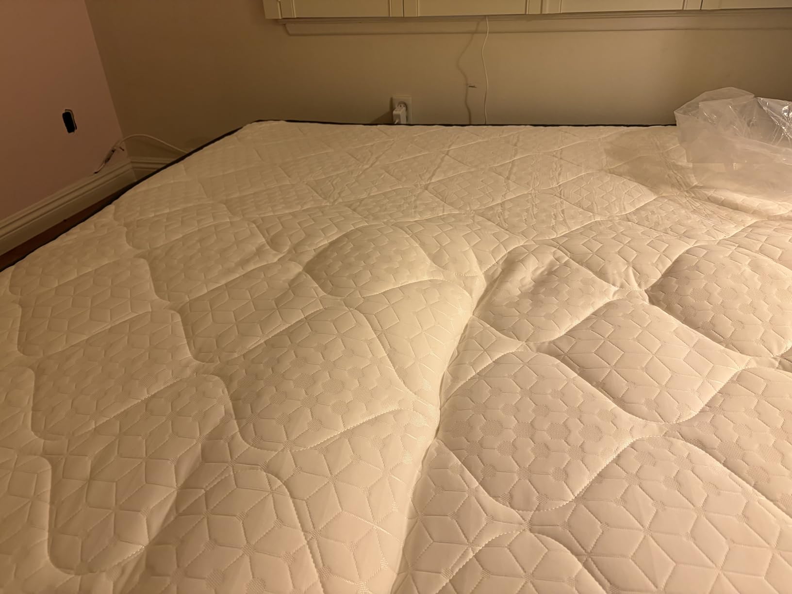 Firm King Mattress, 14 Inch Hybrid Mattresses in a Box Hotel Collection with Extra Back & Hip Support, Deep Sleep Comfort, Zoned Support, Fiberglass-Free and CertiPUR-US Certified, 365-Night Trial Customer Review Firm King Mattress, 14 Inch Hybrid Mattresses in a Box Hotel Collection with Extra Back & Hip Support, Deep Sleep Comfort, Zoned Support, Fiberglass-Free and CertiPUR-US Certified, 365-Night Trial - Customer Photo 2