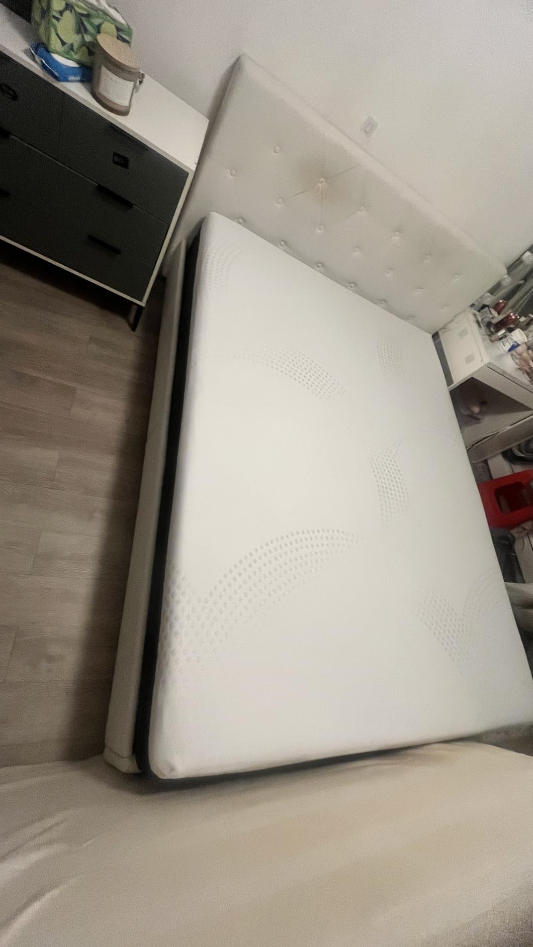 10-Inch Queen Mattress for Sleep Cooler, Back Pain Free - Graphene & Gel Memory Foam Mattress in a Box, Medium to Firm Support, Ideal for Back and Stomach Sleepers, Couples, Guest Room Customer Review 10-Inch Queen Mattress for Sleep Cooler, Back Pain Free - Graphene & Gel Memory Foam Mattress in a Box, Medium to Firm Support, Ideal for Back and Stomach Sleepers, Couples, Guest Room - Customer Photo 1