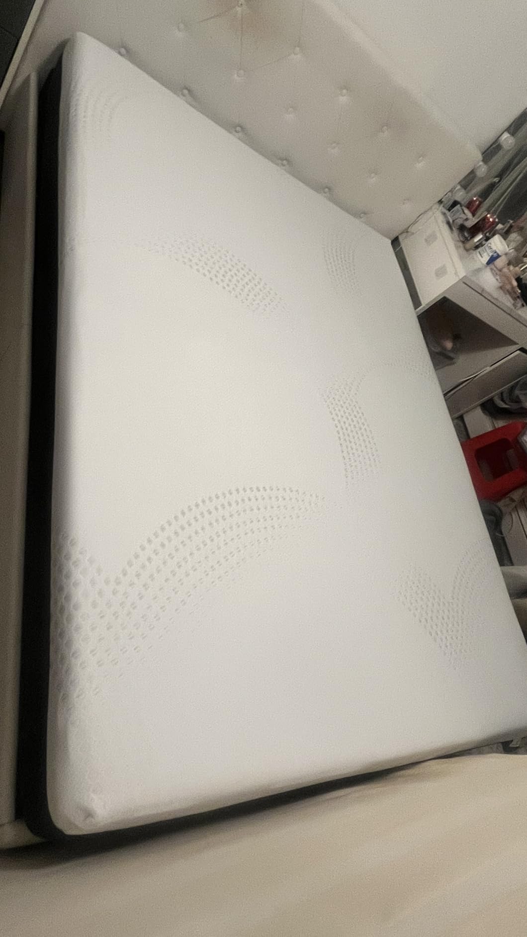 10-Inch Queen Mattress for Sleep Cooler, Back Pain Free - Graphene & Gel Memory Foam Mattress in a Box, Medium to Firm Support, Ideal for Back and Stomach Sleepers, Couples, Guest Room Customer Review 10-Inch Queen Mattress for Sleep Cooler, Back Pain Free - Graphene & Gel Memory Foam Mattress in a Box, Medium to Firm Support, Ideal for Back and Stomach Sleepers, Couples, Guest Room - Customer Photo 2