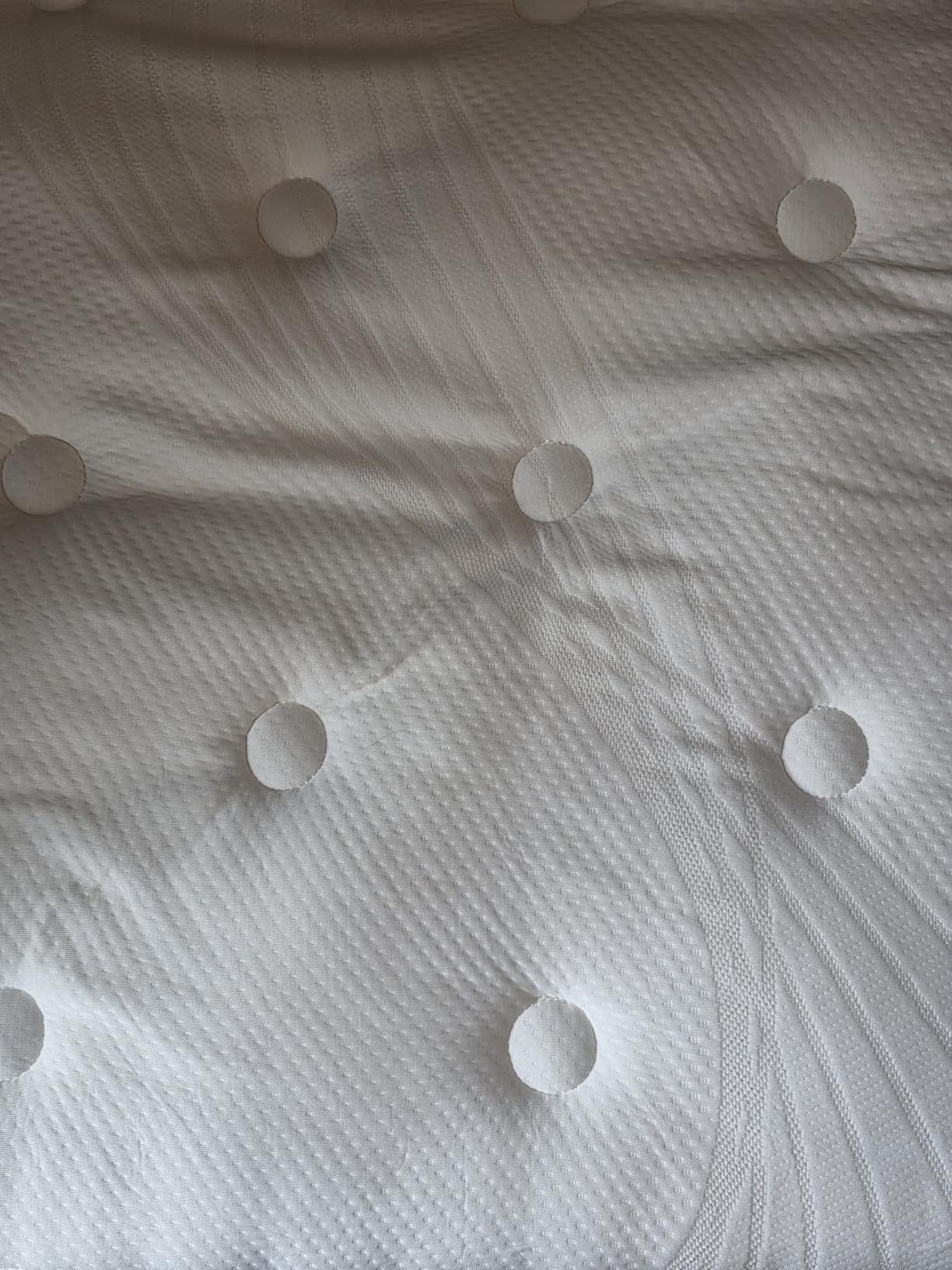 Twin Mattress 10 Inch Hybrid Mattress in a Box, Medium Firm Memory Foam and Innersprings Hybrid Mattresses, Twin Size Mattress for Motion Isolation and Pressure Relief, CertiPUR-US Customer Review Twin Mattress 10 Inch Hybrid Mattress in a Box, Medium Firm Memory Foam and Innersprings Hybrid Mattresses, Twin Size Mattress for Motion Isolation and Pressure Relief, CertiPUR-US - Customer Photo 2