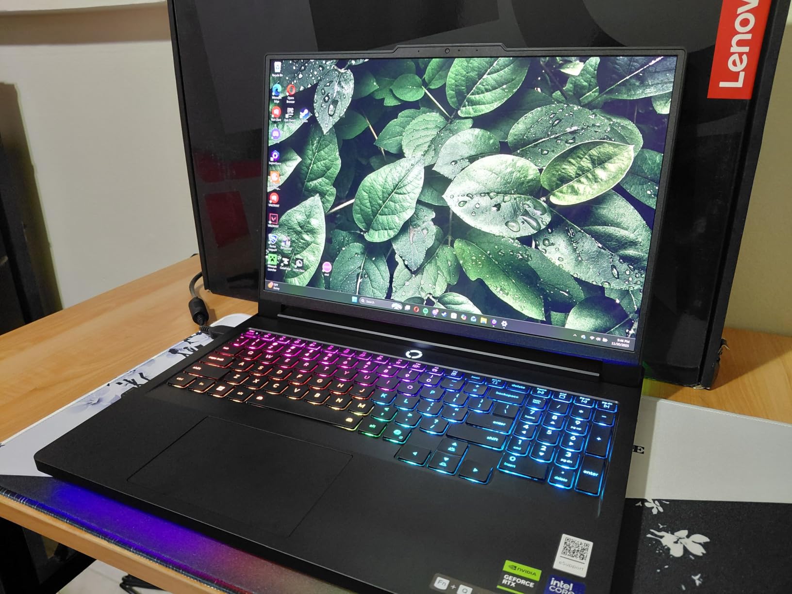 Lenovo Legion Pro 7i - AI-Powered Gaming Laptop - Intel Core Ultra 7 255HX - 16