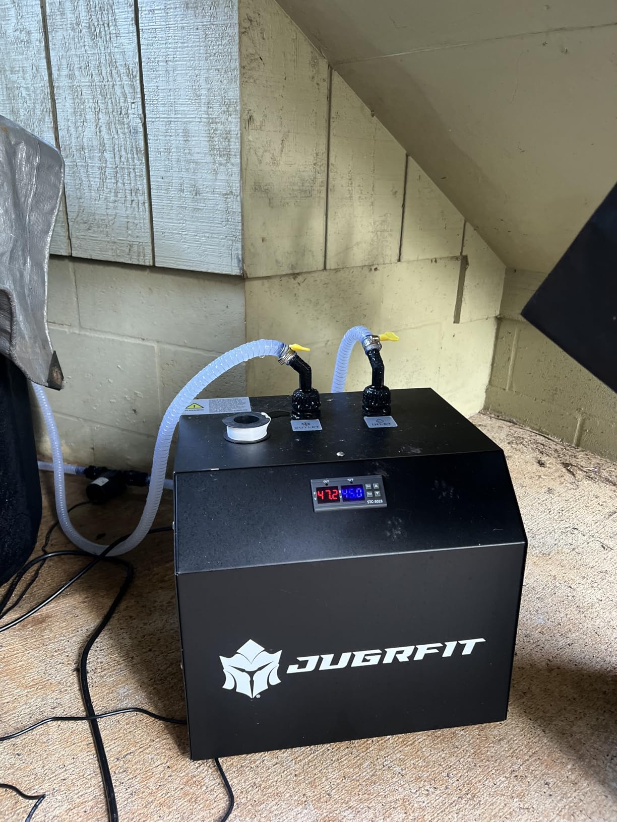 JUGRFIT 121-Gallon Luxury Pro-Grade Cold Plunge Tub with 1050W Water Chiller - Ice-Free At-Home Recovery, Built-In Filtration, Weatherproof & Durable - Customer Photo 2