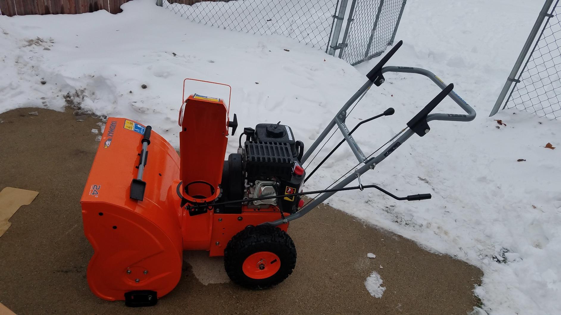 YARDMAX YB6270 24 in. 212cc Two-Stage Self-propelled Gas Snow Blower with Push-Button Electric Start customer photo 2