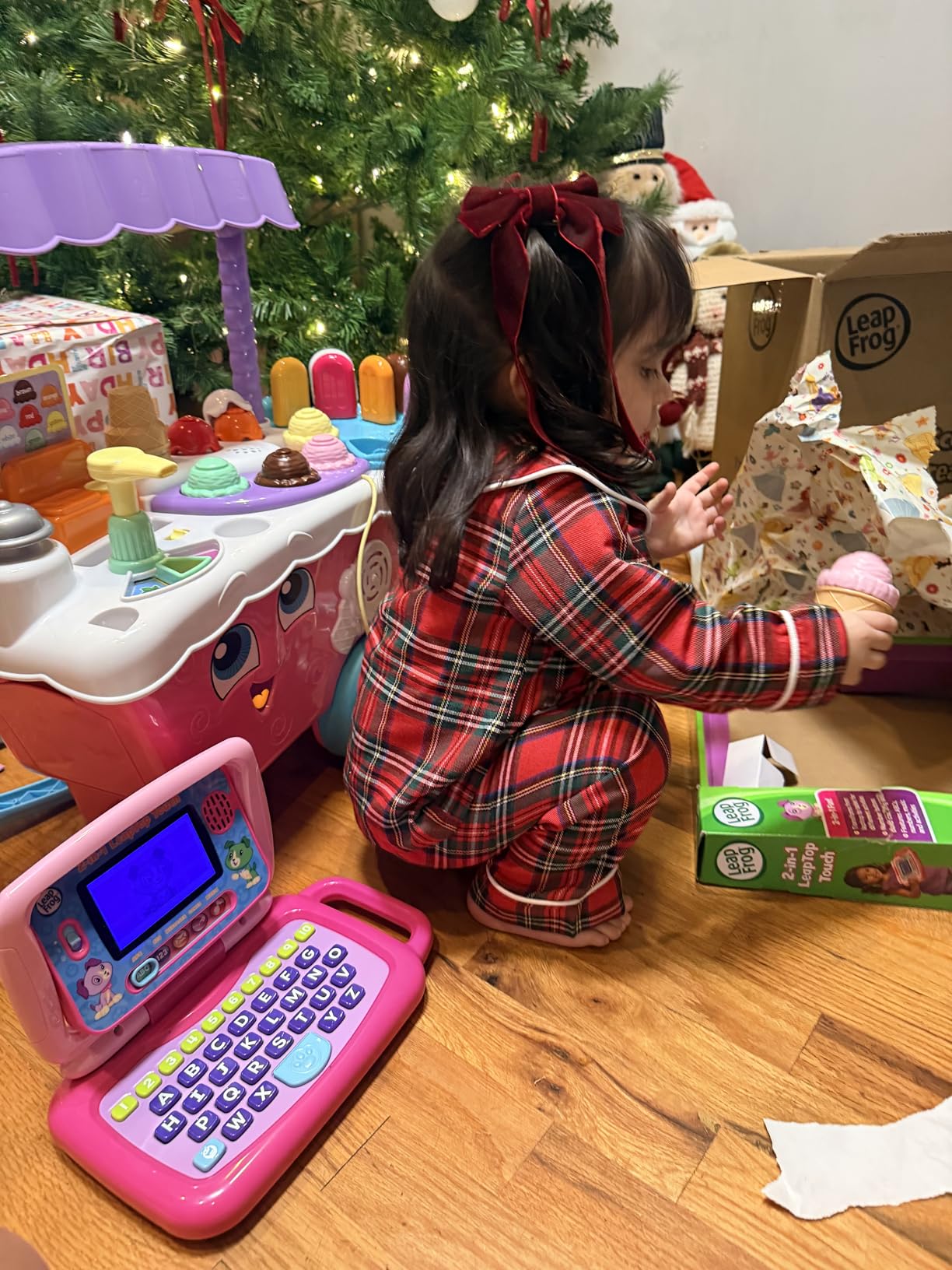 LeapFrog 2-in-1 LeapTop Touch, Green customer photo 1