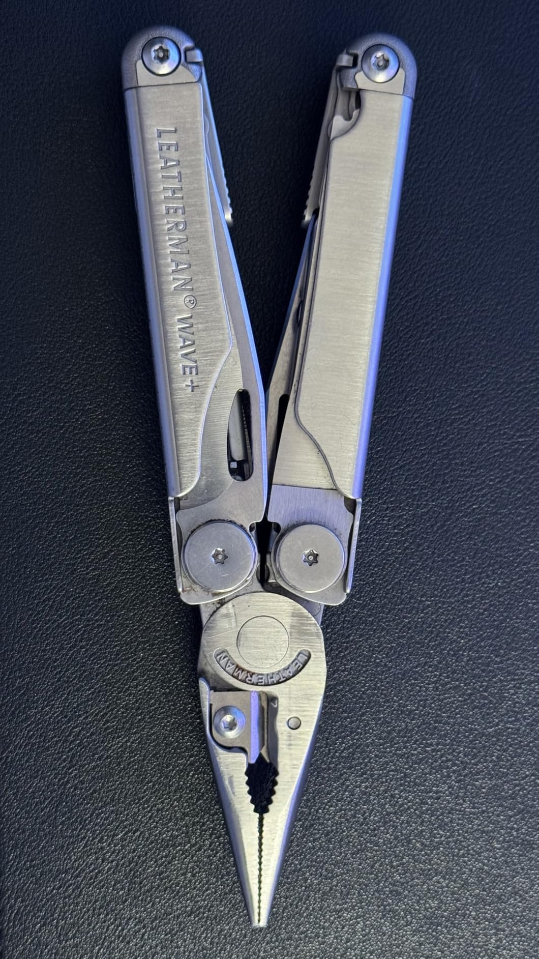 Leatherman Wave+, 18-in-1 Full-Size Multi-Tool for DIY, Home, Garden, Outdoors or Everyday Carry (EDC), Black customer photo 1