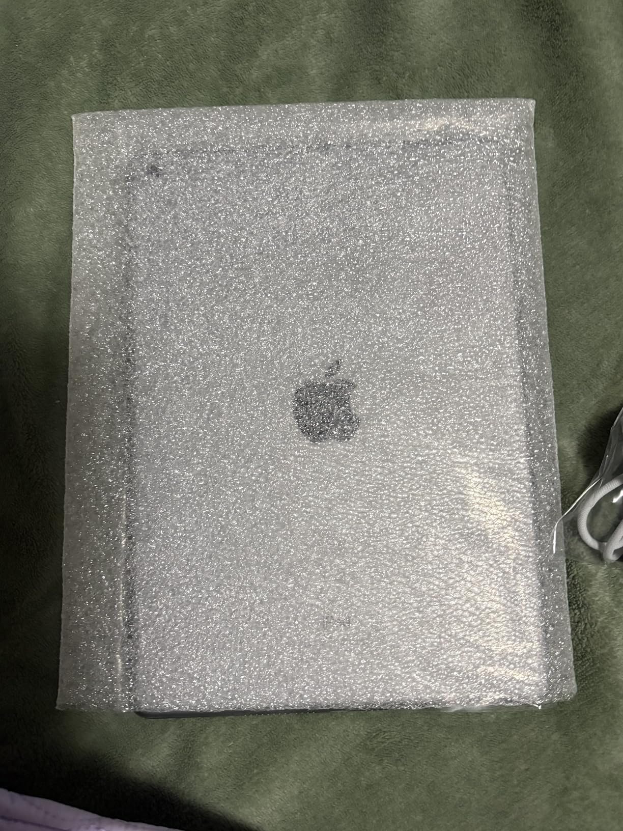 2018 Apple iPad (WiFi, 128GB) Space Gray (Renewed) customer photo 2