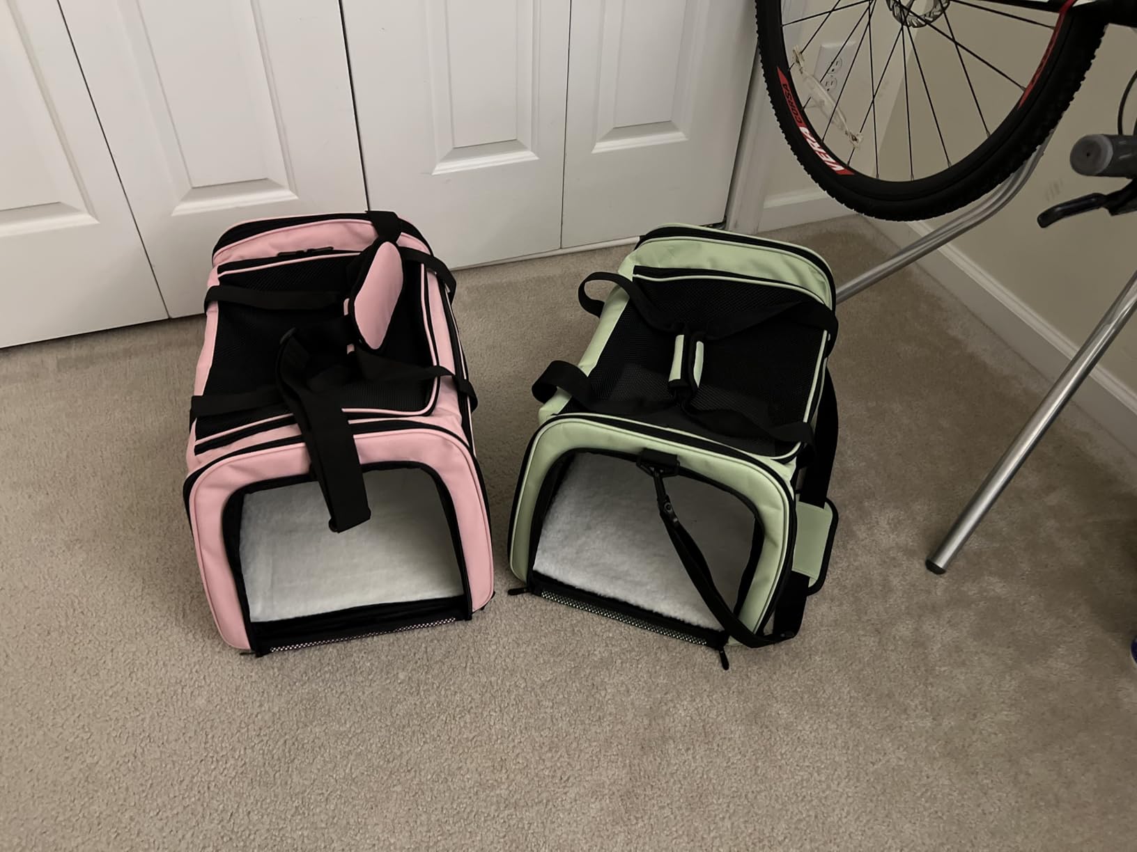 Henkelion Cat Carriers Dog Carrier Pet Carrier For Small / Medium Cats Dogs Puppies (Up To 15lbs), TSA Airline Approved Small Dog Carrier Soft Sided, Collapsible Waterproof Travel Puppy Carrier - Grey customer photo 2
