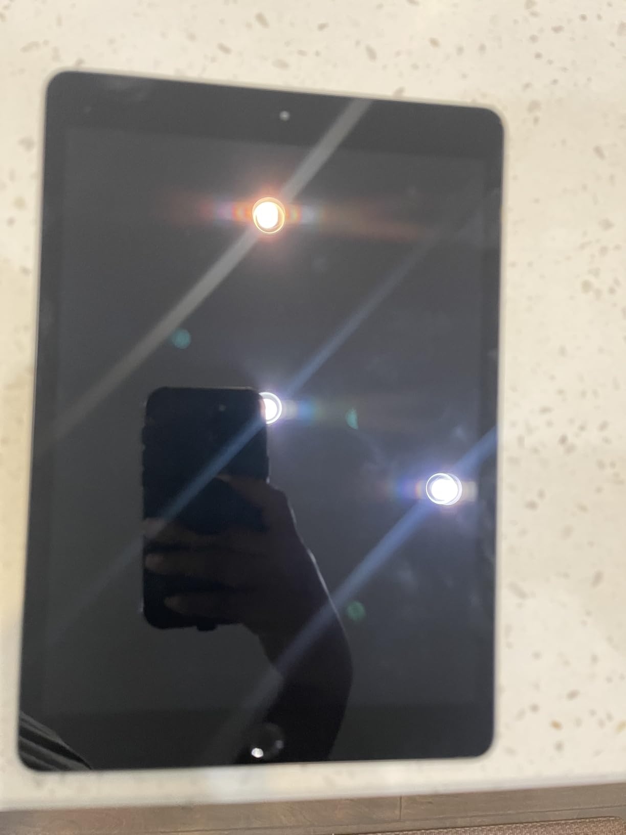 Apple iPad 2020 (10.2-inch, Wi-Fi, 32GB) - Space Gray (Renewed) customer photo 2