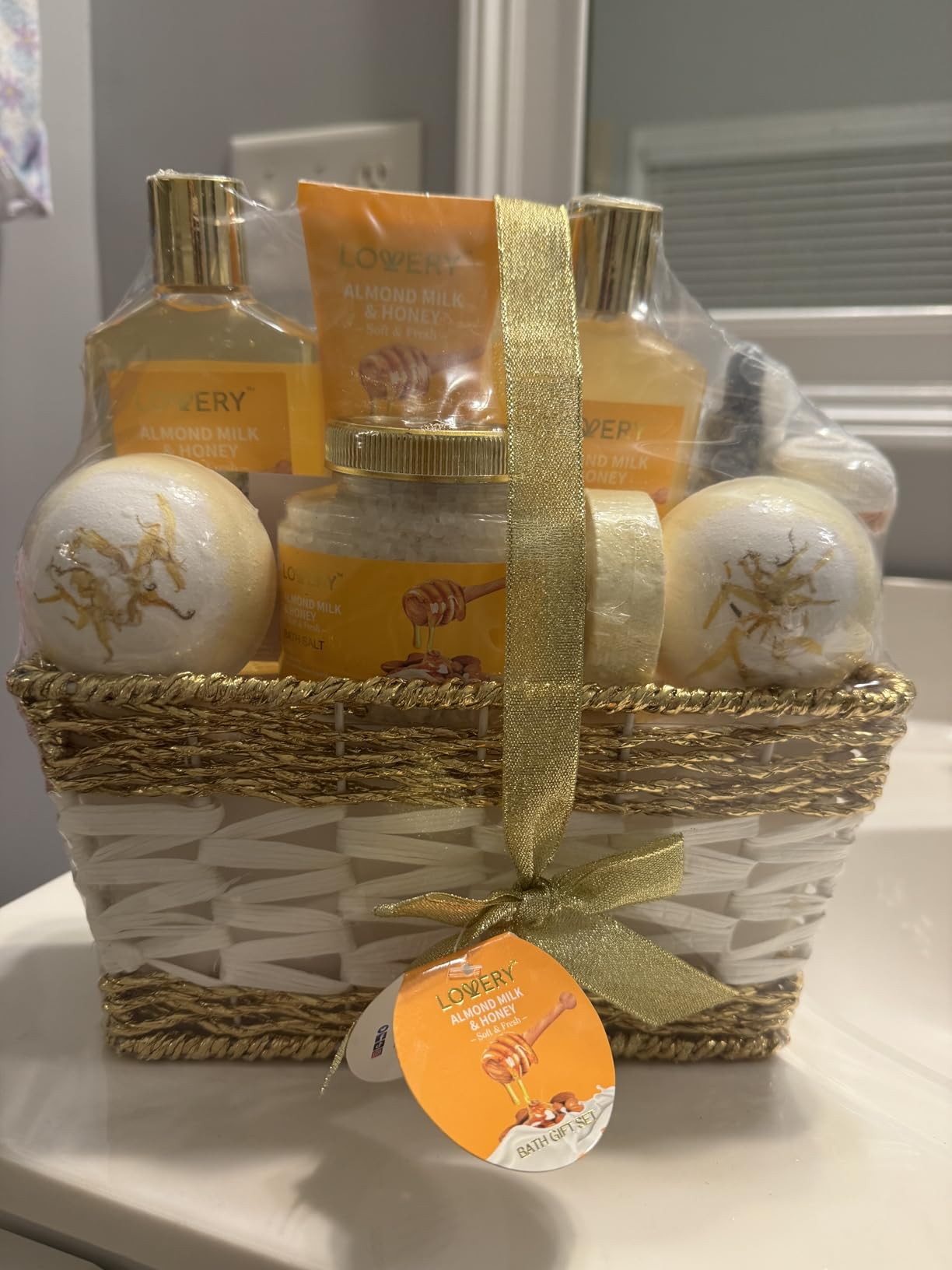 Gifts for Women Gift Basket for Women - 10 Pc Almond Milk & Honey Beauty & Personal Care Set - Valentines Day Gifts for Her Home Bath Package - Spa Self Care Kit - Birthday, Mom, Anniversary Gift customer photo 1