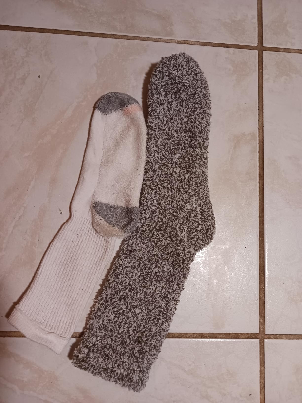 Unboxme Gifts Warm & Cozy Ultra-Luxe Cloud Sock for Women & Men - Super Soft Luxurious Fabric Sleep Socks customer photo 1
