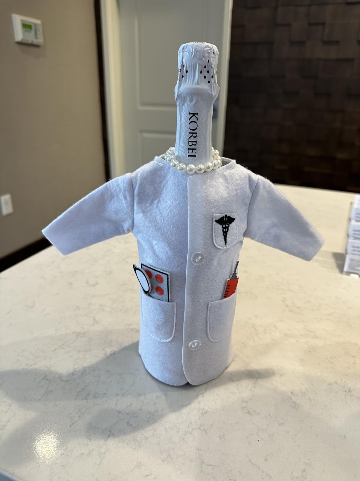 White Coat Wine Bag Doctor Wine Cover Felt Doctor Wines Insulated Cover Nurse Wines Wrapping Bag with Syringe Necklace for Ceremony Gifts Male Female Graduation Birthday Anniversary Nurse Practitioner customer photo 2