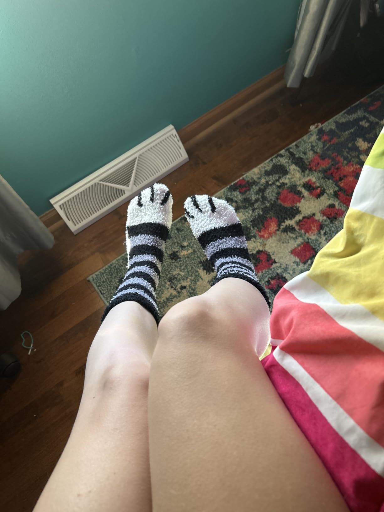 FNOVCO Non Slip Socks for Women Winter Warm Cozy Fuzzy Slipper Socks Soft Fluffy Hospital Socks with Grips customer photo 2