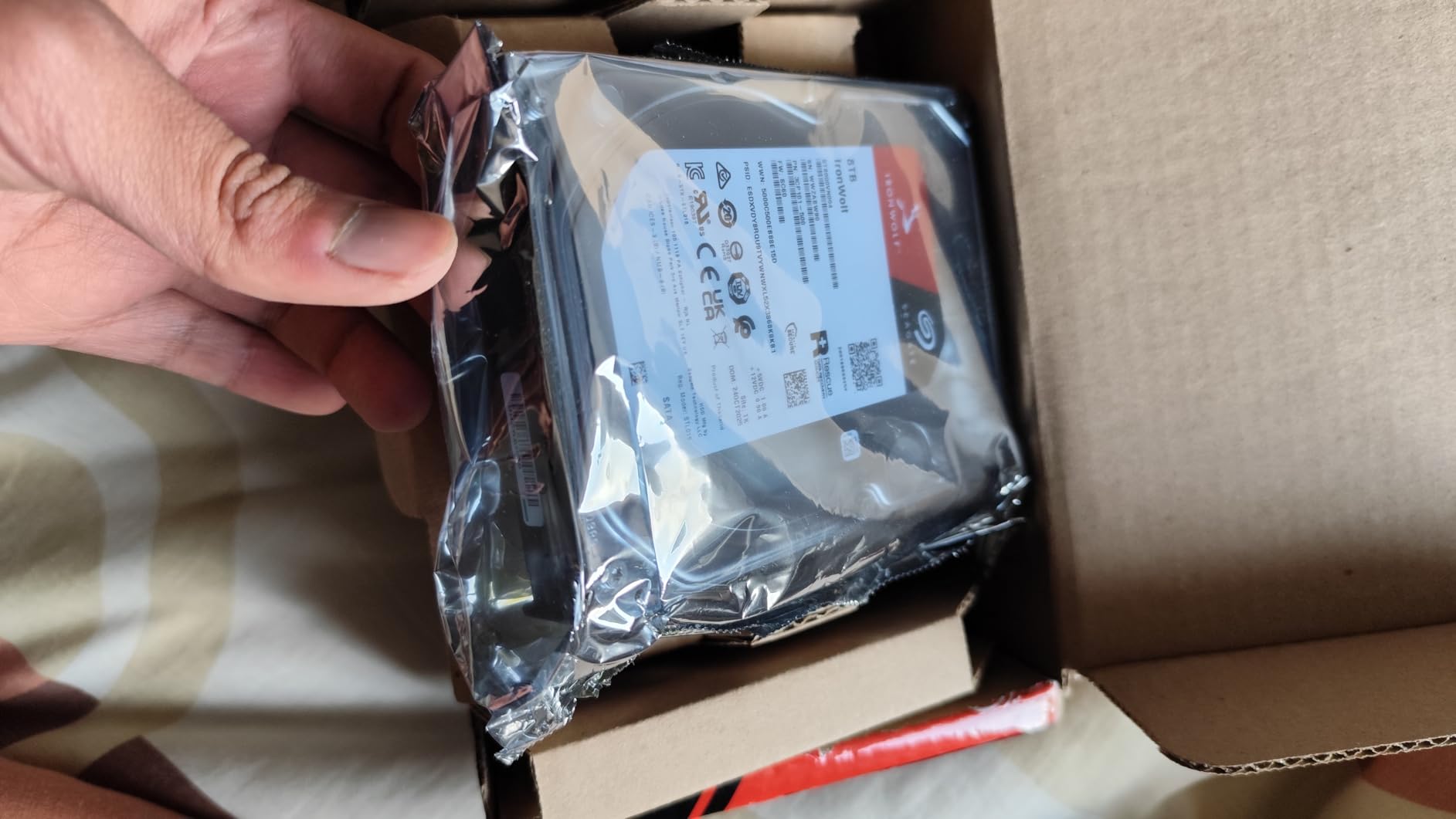 Seagate IronWolf 4TB NAS Internal Hard Drive CMR 3.5 Inch SATA 6Gb/s 5400 RPM 64MB Cache for RAID Network Attached Storage Rescue Services (ST4000VNZ06/006) customer photo 2