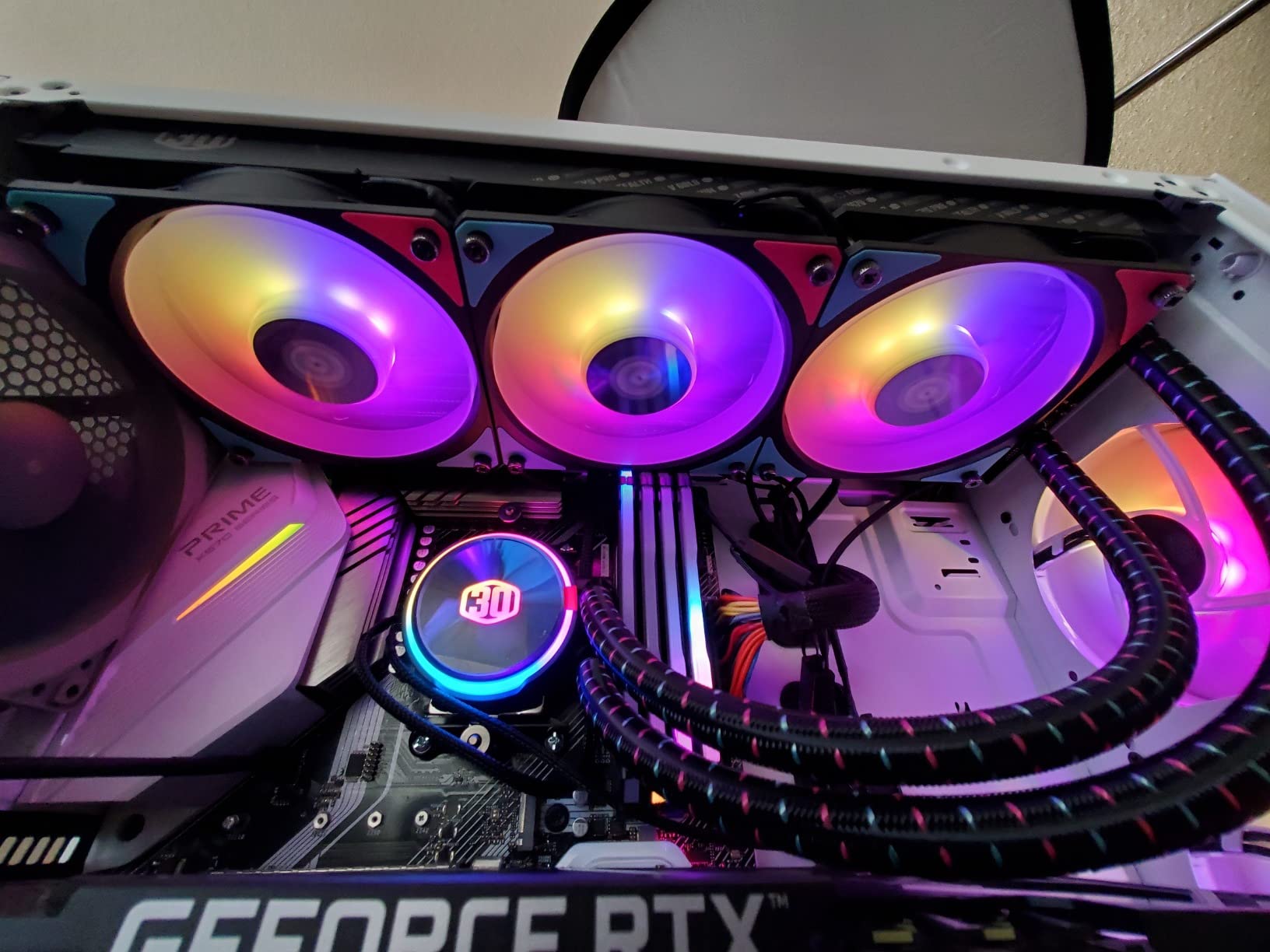 Cooler Master MasterLiquid PL240 FLUX Close-Loop AIO CPU Liquid Cooler, Gen2 ARGB Dual Loop Pump, 240mm Radiator, PL-Flux 120 PWM Fans, AMD Ryzen AM5/AM4, Intel LGA1700/1200 customer photo 1