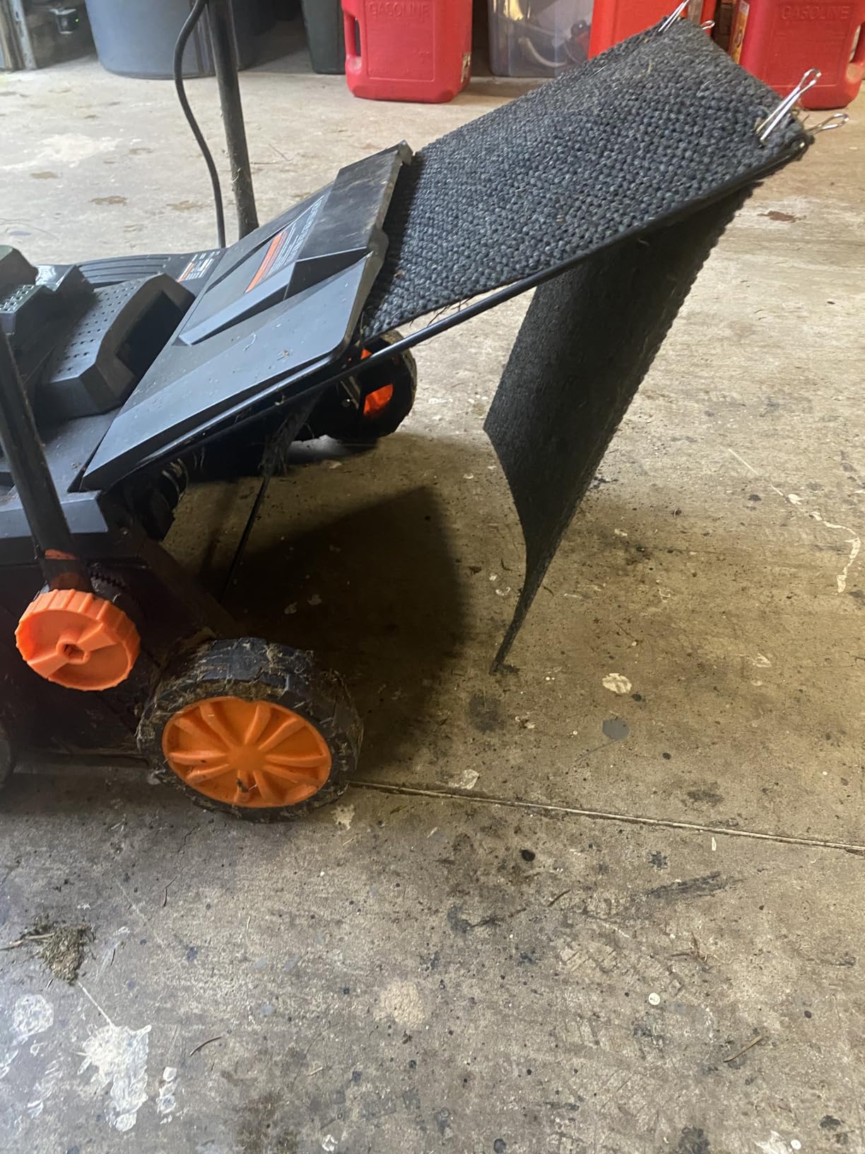 WEN DT1516 16-Inch 15-Amp 2-in-1 Electric Dethatcher and Scarifier with Collection Bag, Black customer photo 2