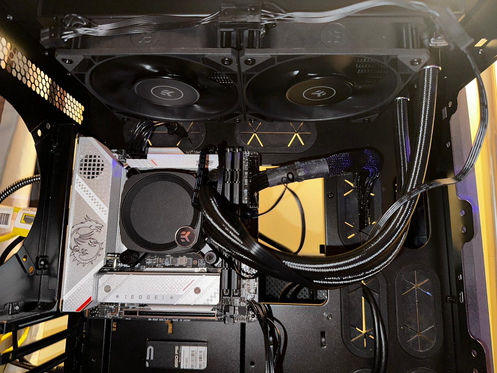 EKWB EK-Nucleus CPU AIO CR240 Dark - 240mm All-in-One Liquid CPU Cooler customer photo 1
