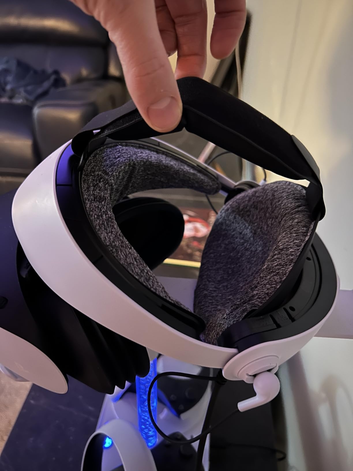 Globular Cluster CMP2 Comfortable Mod for PS VR 2 - Sweet Spot Keeper, Weight Balancer, Soft Forehead Pad, Bigger Softer Anti-Slip Rear Pad customer photo 2