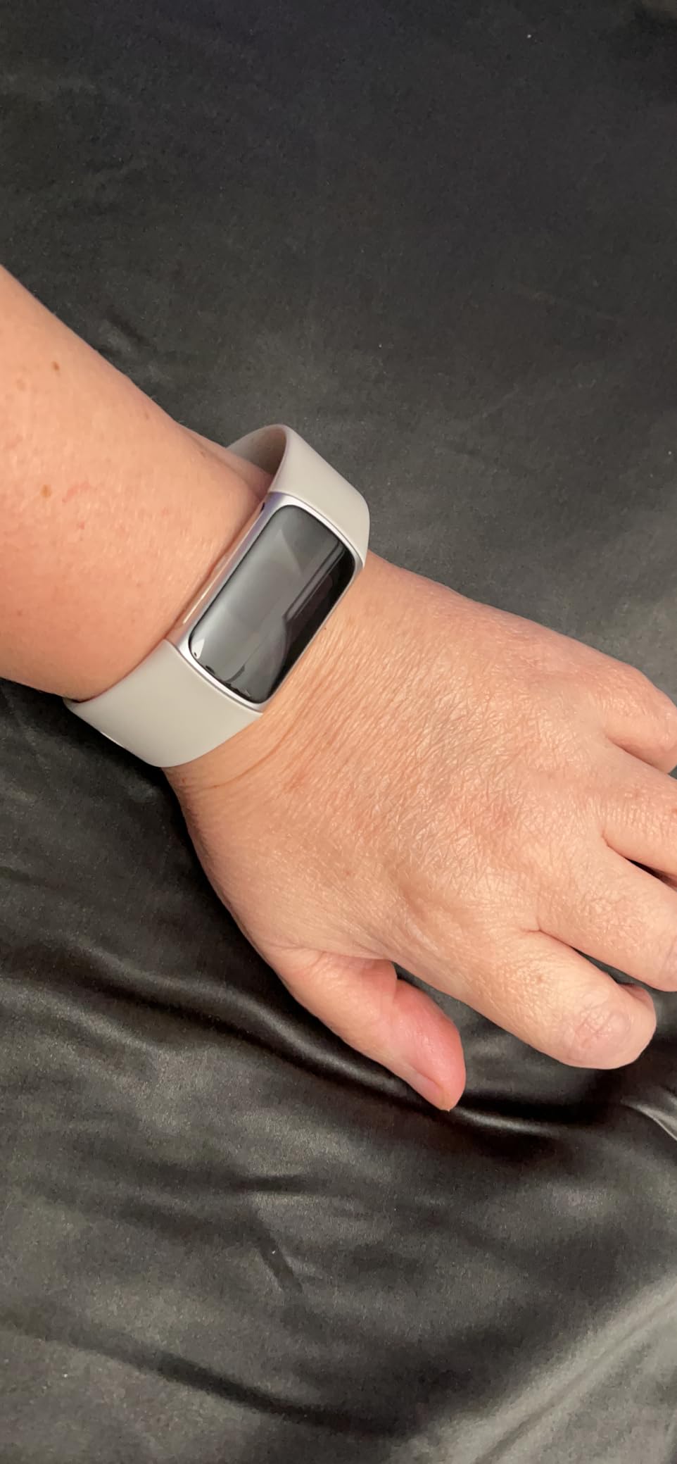 Charge 6 Fitness Tracker with Google apps, Heart Rate on Exercise Equipment, 6-Months Premium Membership Included, GPS, Health Tools and More, Porcelain/Silver, One Size (S & L Bands Included) customer photo 2