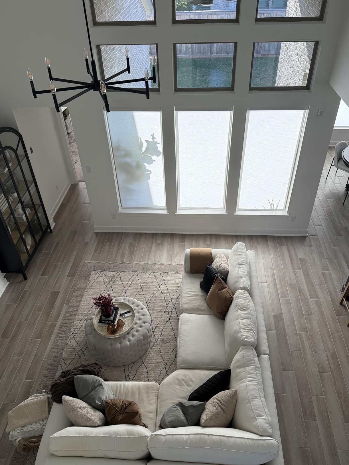Motorized Light Filtering Roller Shades with Remote Control, Smart Blinds for Windows Compatible with Alexa Google via Hub, Rechargeable Electric Window Shade Customized Size(Texture White) customer photo 1