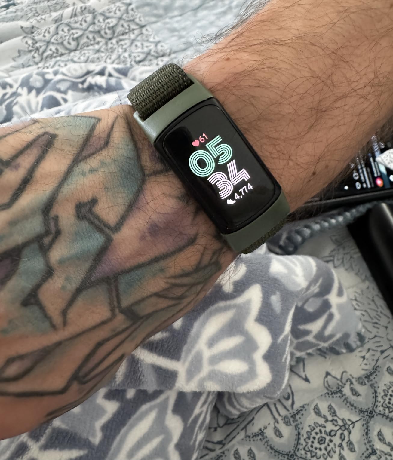Charge 6 Activity Tracker Heart Rate Monitoring, 7-Day Battery, Integrated Google Apps, Maps & Wallet, in-Depth Health Insights, Activity & Sleep Analysis, S & L Bands Included, Obsidian/Black customer photo 2